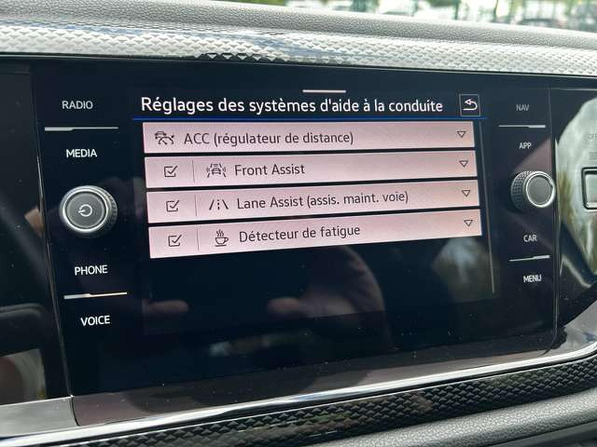 VW Taigo 1.0 TSI 110 CV DSG7 LIFE (2024) - Photo 11