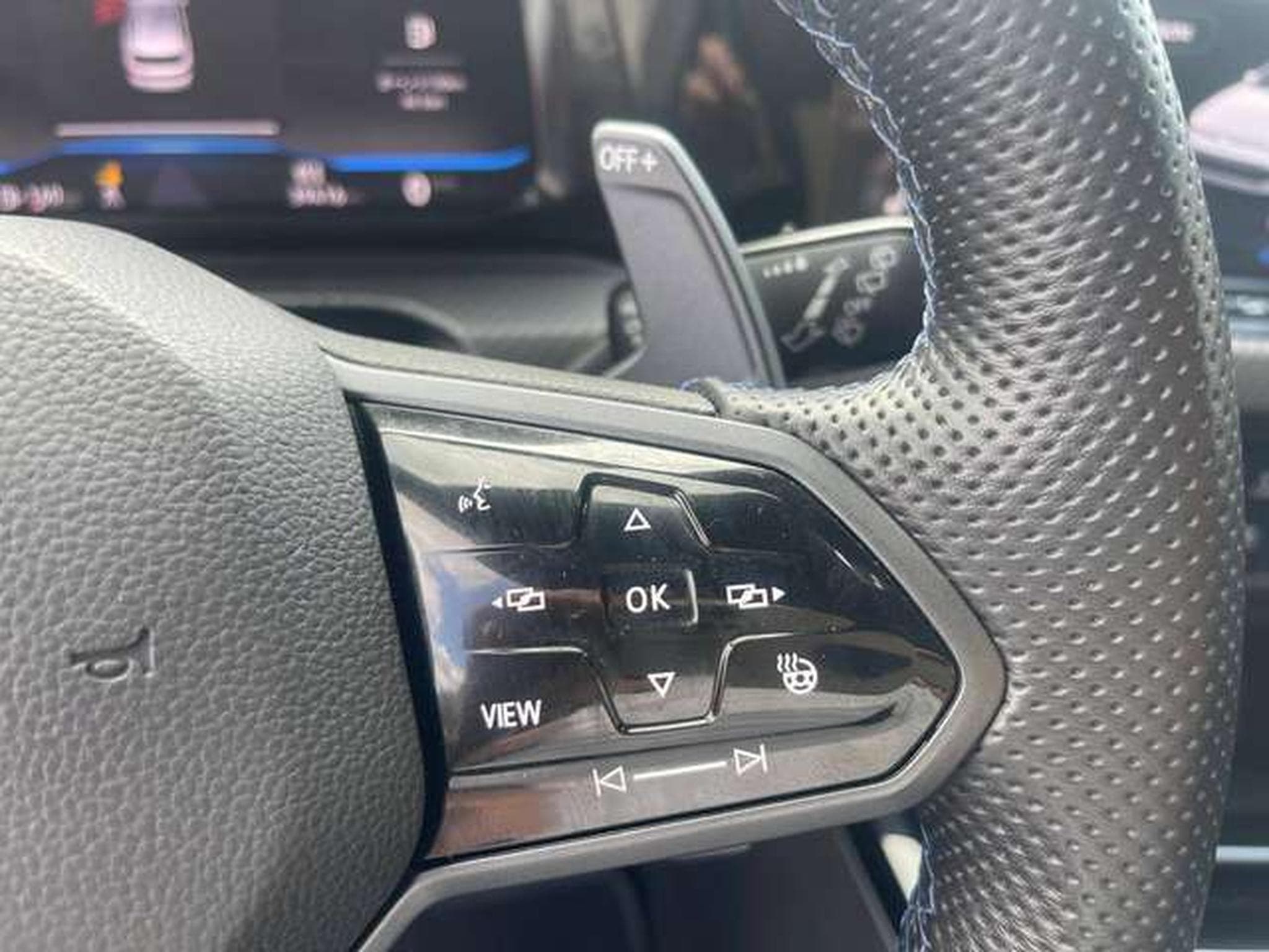 VW Golf (2023) - Photo 11