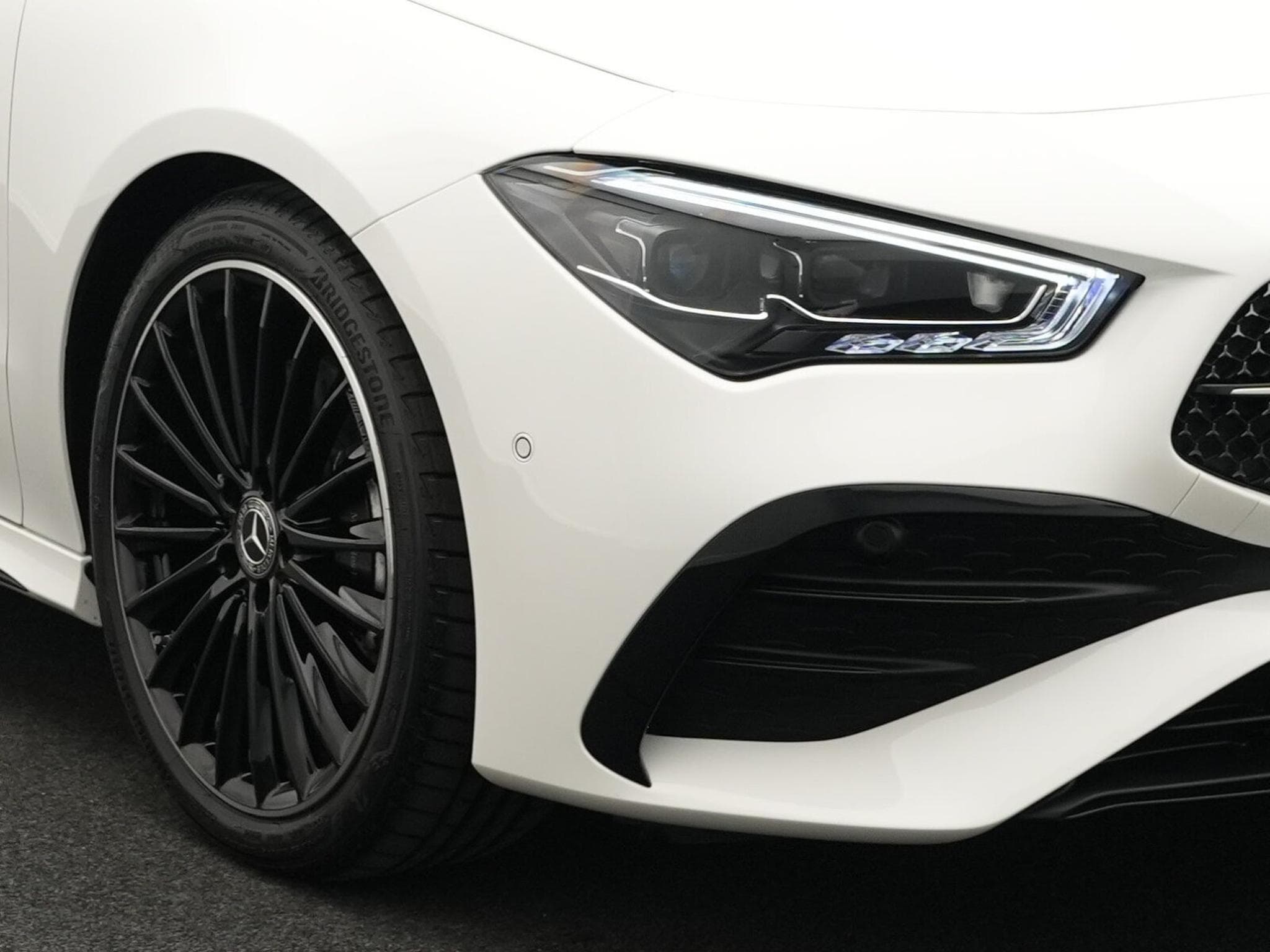 Mercedes CLA 200 AMG-Line Cpe Multi+Kamera+Night+Keyless (2025) - Photo 9