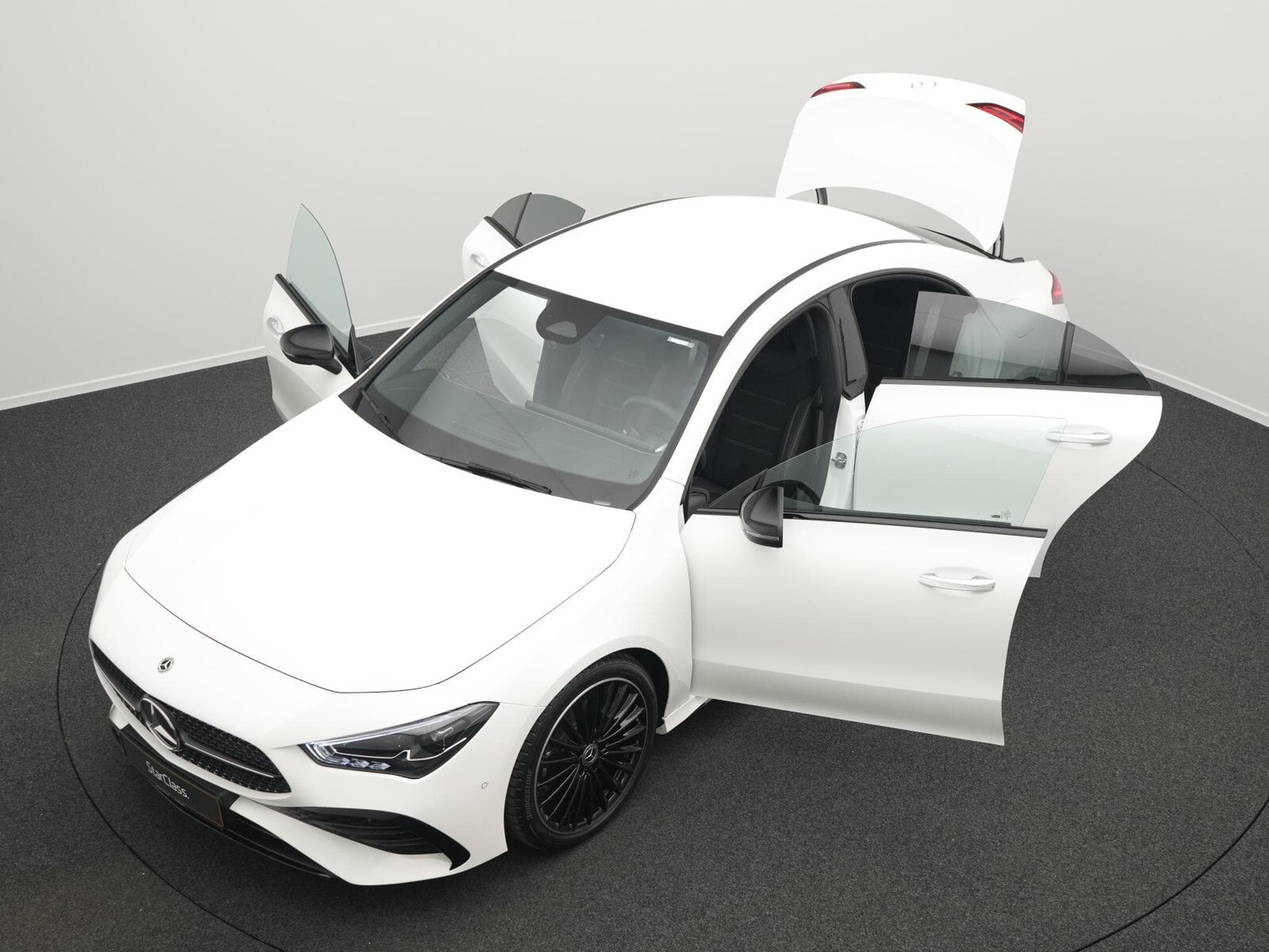 Mercedes CLA 200 AMG-Line Cpe Multi+Kamera+Night+Keyless (2025) - Photo 14