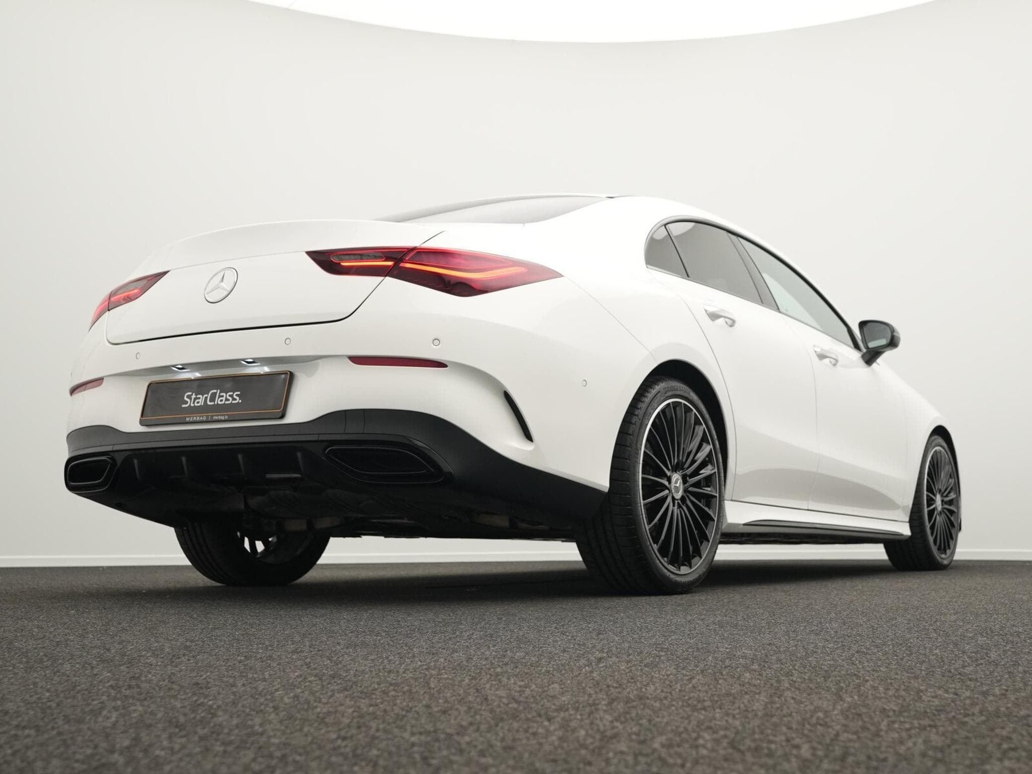 Mercedes CLA 200 AMG-Line Cpe Multi+Kamera+Night+Keyless (2025) - Photo 11