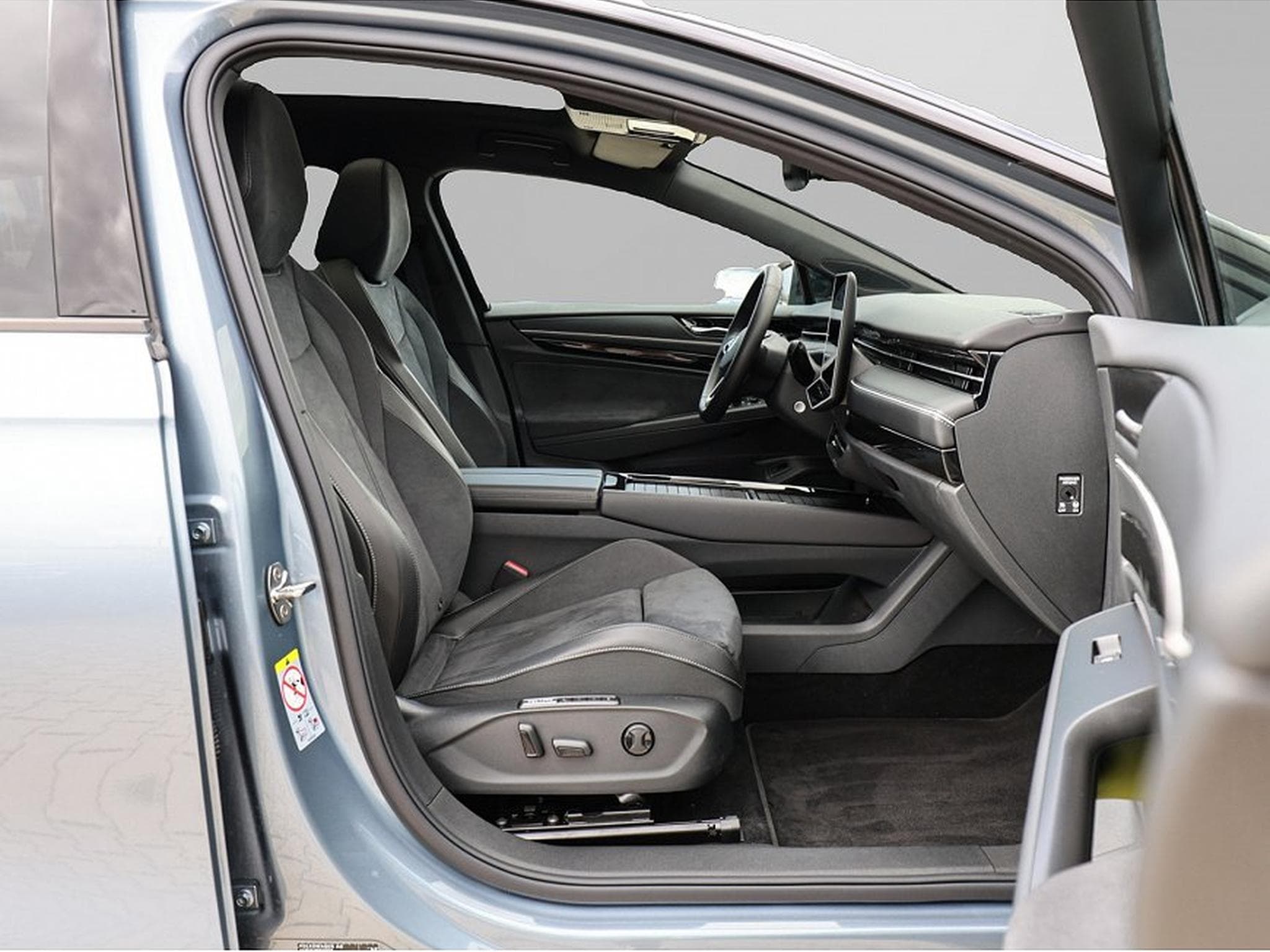 VW ID.5 (2025) - Photo 2