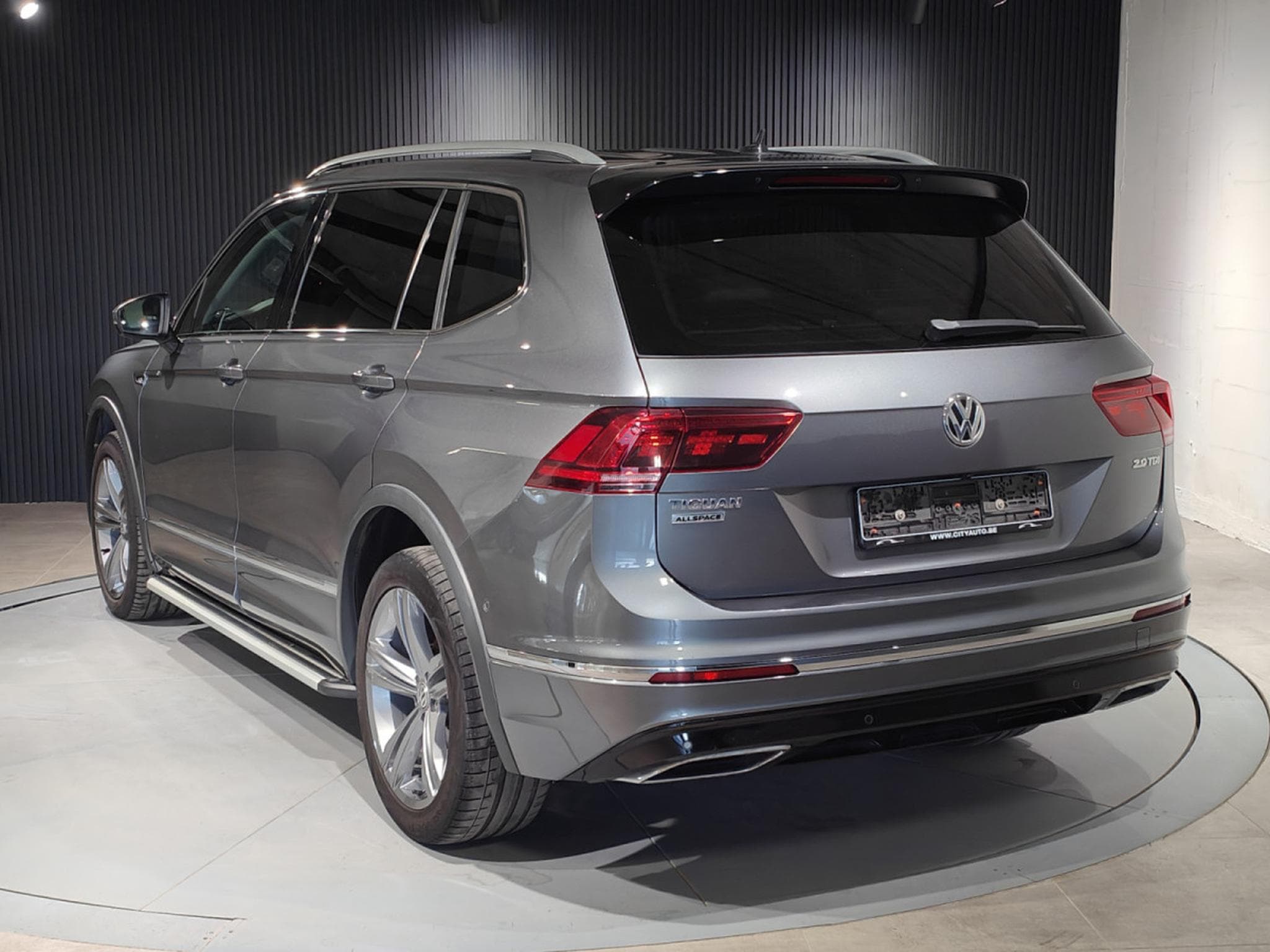 VW Tiguan R-Line 2.0 TDI DSG 7 PLACES CARPLAY SIEGE CHAUFFANTS BLUETHO (2019) - Photo 4