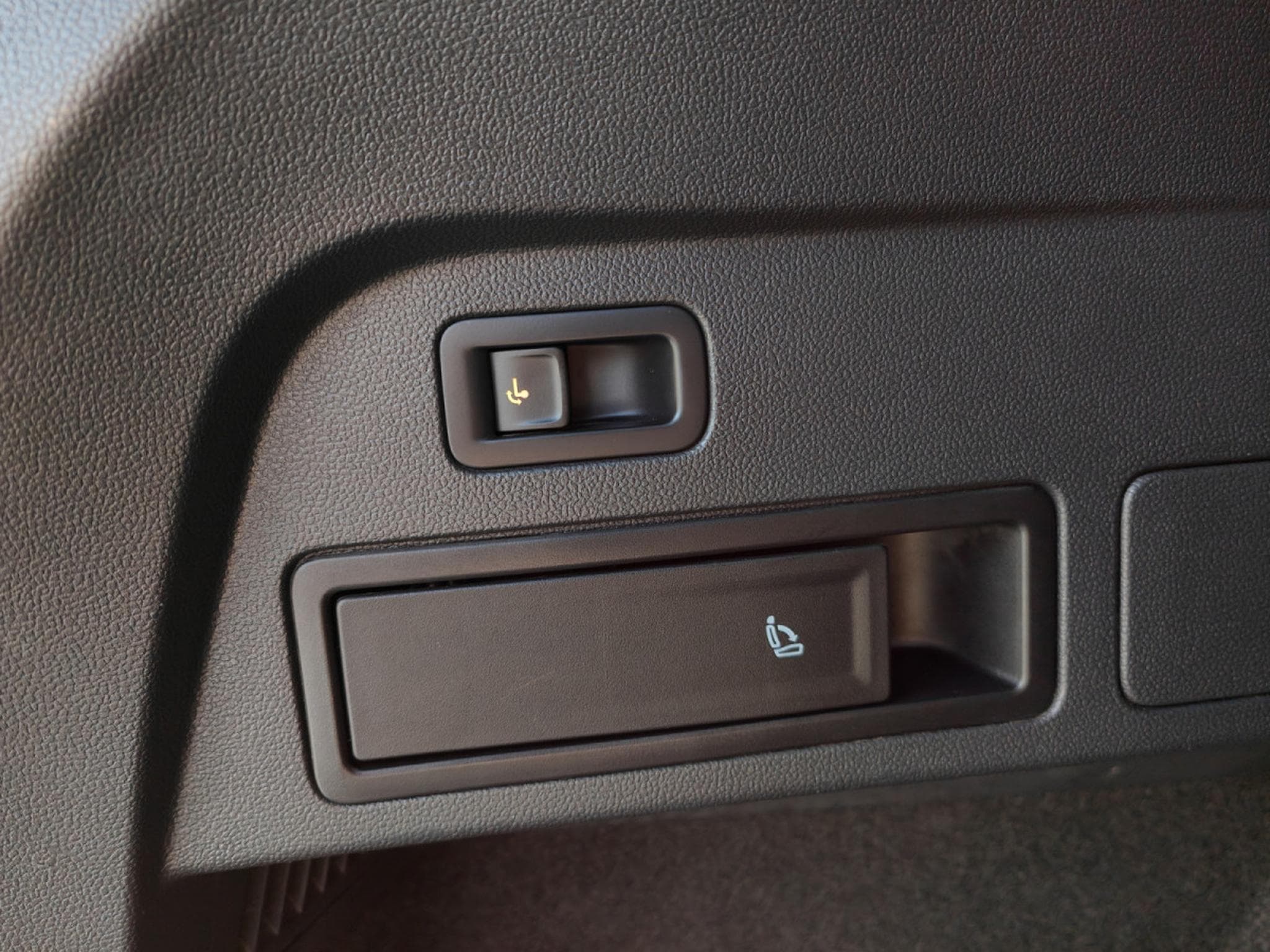 VW Tiguan R-Line 2.0 TDI DSG 7 PLACES CARPLAY SIEGE CHAUFFANTS BLUETHO (2019) - Photo 10