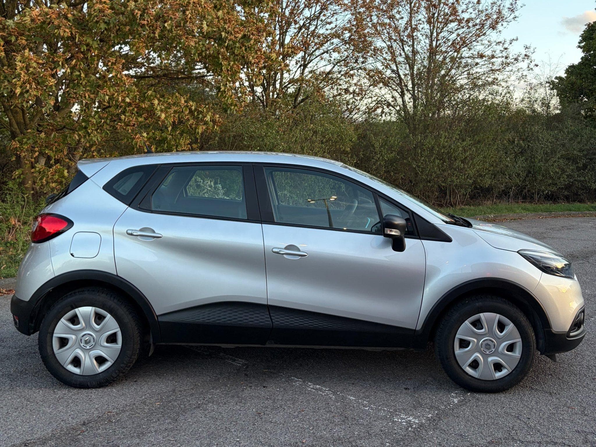 Renault Captur RENAULT CAPTUR II  0.9 Energy Life (2017) - Photo 2