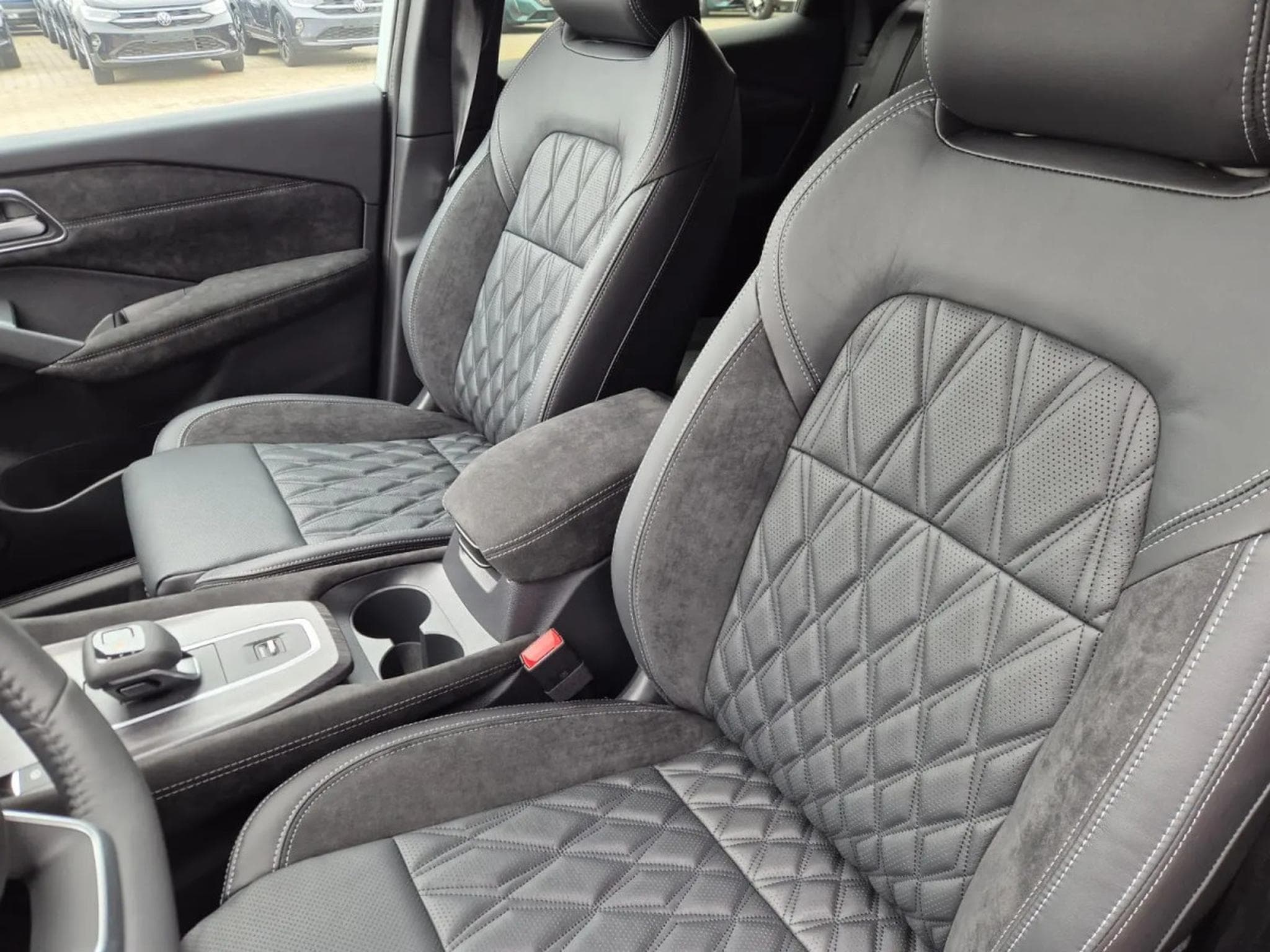 Nissan Qashqai 1.3 mHEV 158 Auto Telna Premium (2026) - Photo 17