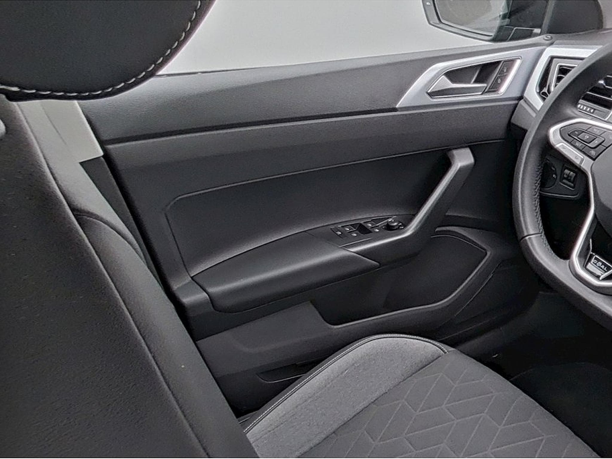 VW Polo (2025) - Photo 11