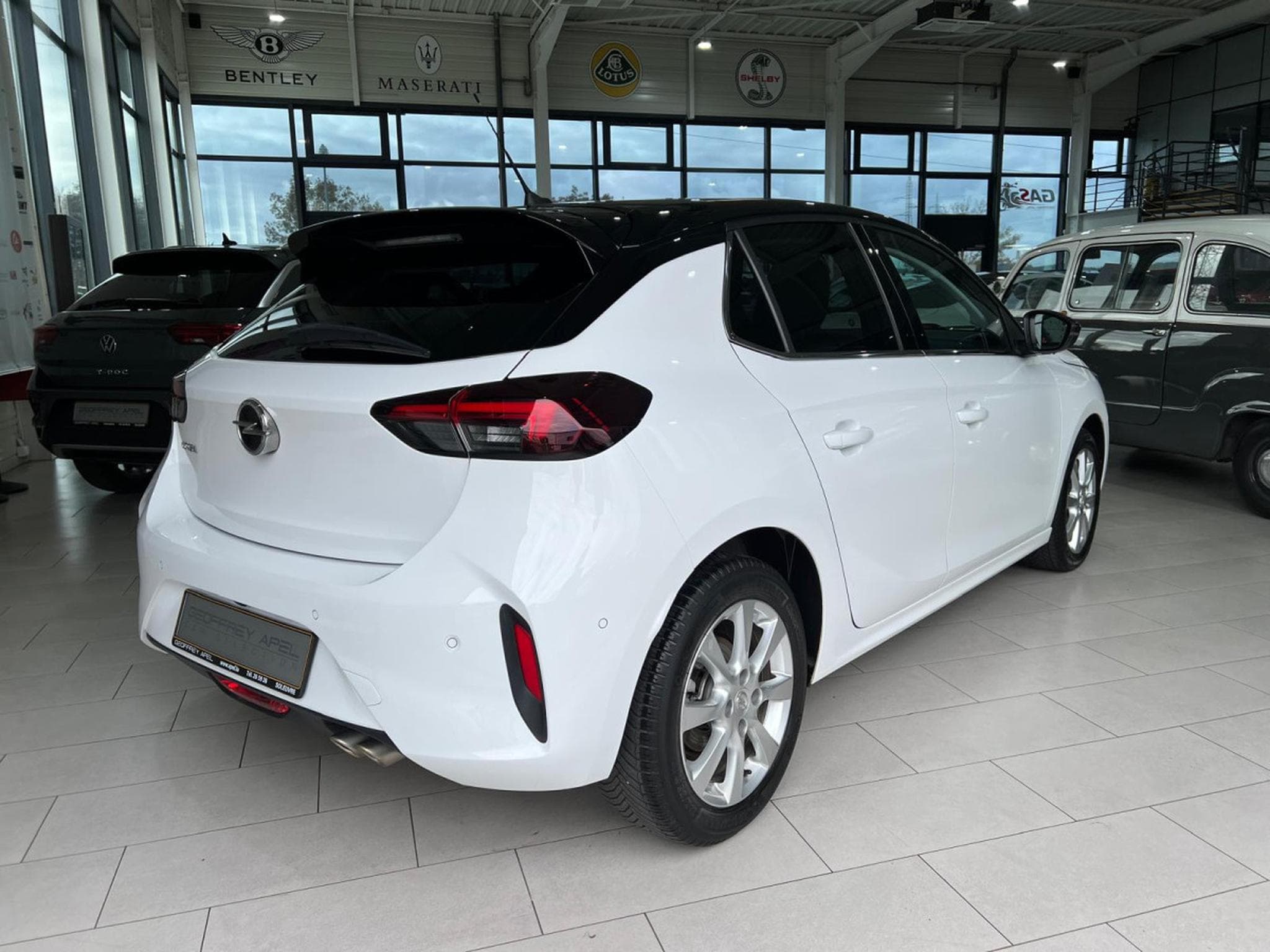 Opel Corsa 1.2 TURBO 130 GS LINE, B.AUTO, LED, VIRTUAL, KAMERA, CARPLAY (2020) - Foto 2