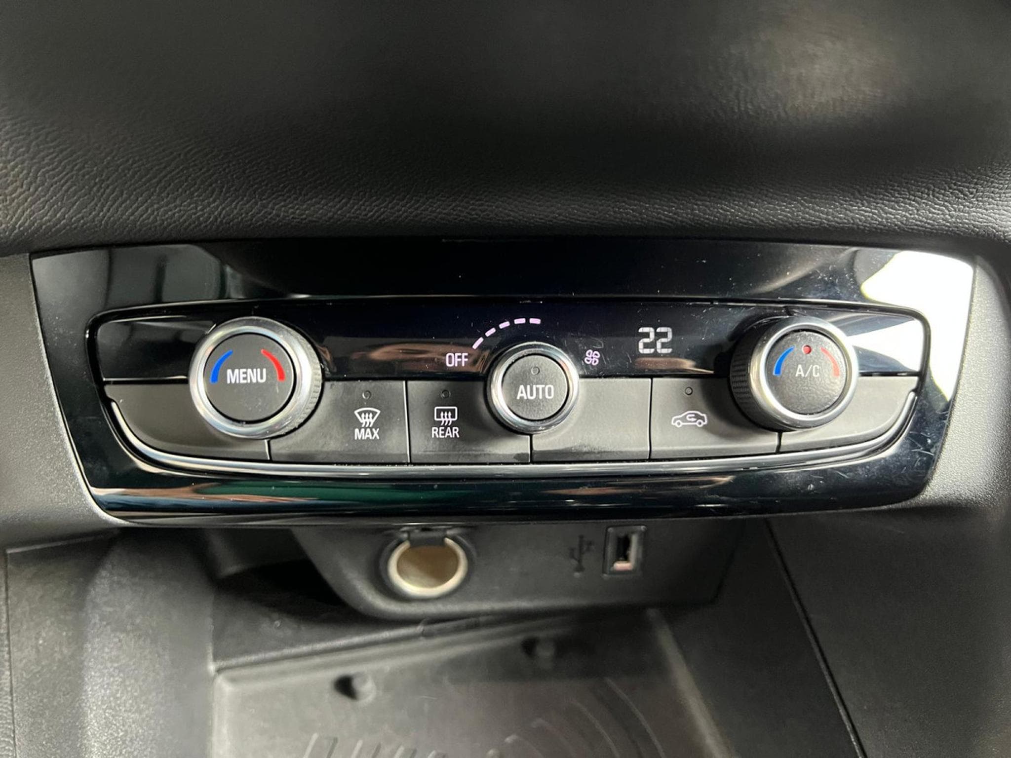 Opel Corsa 1.2 TURBO 130 GS LINE, B.AUTO, LED, VIRTUAL, KAMERA, CARPLAY (2020) - Foto 15