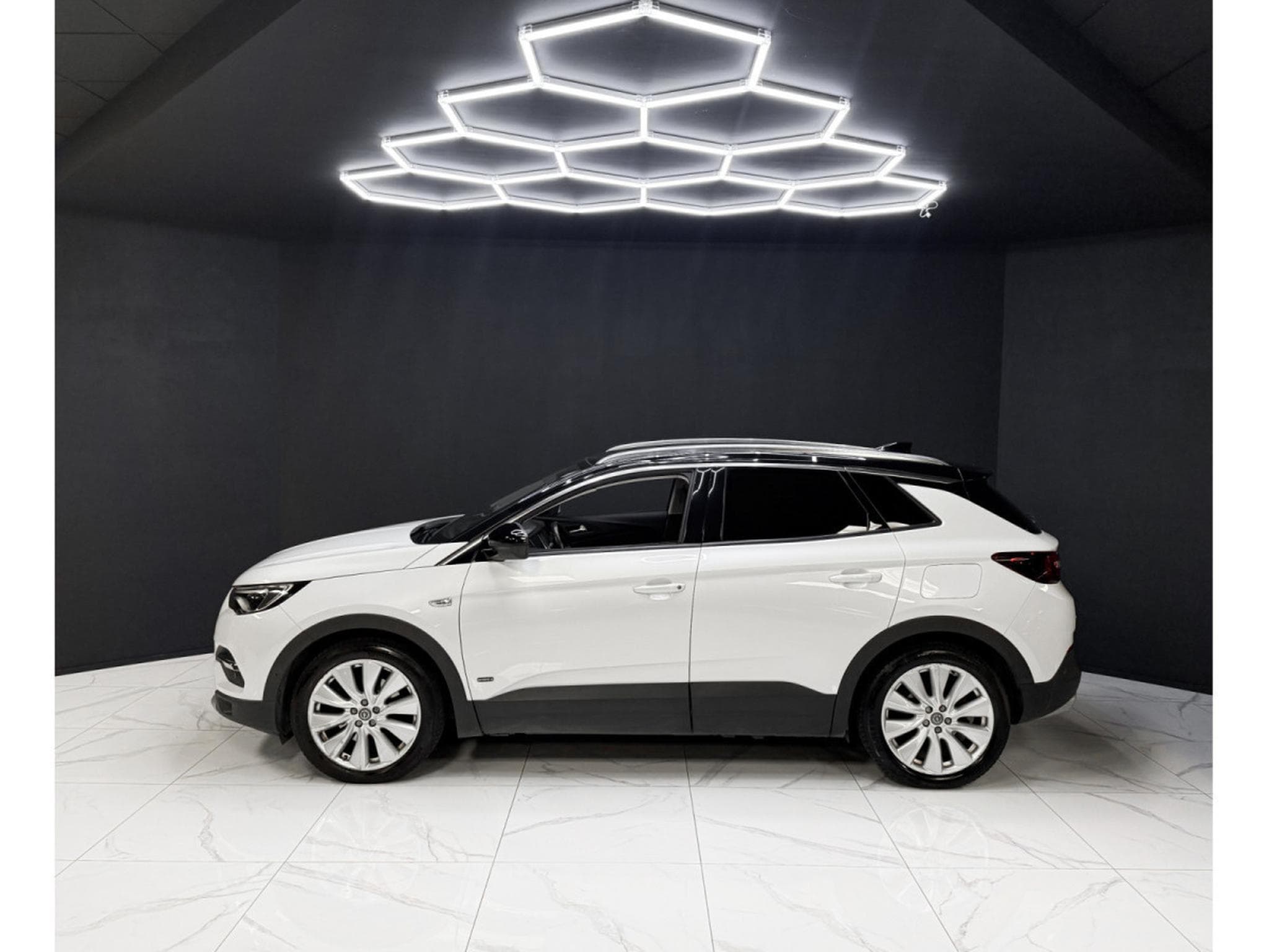 Opel Grandland Hybrid4 300 Ultimate - New service (2020) - Photo 2