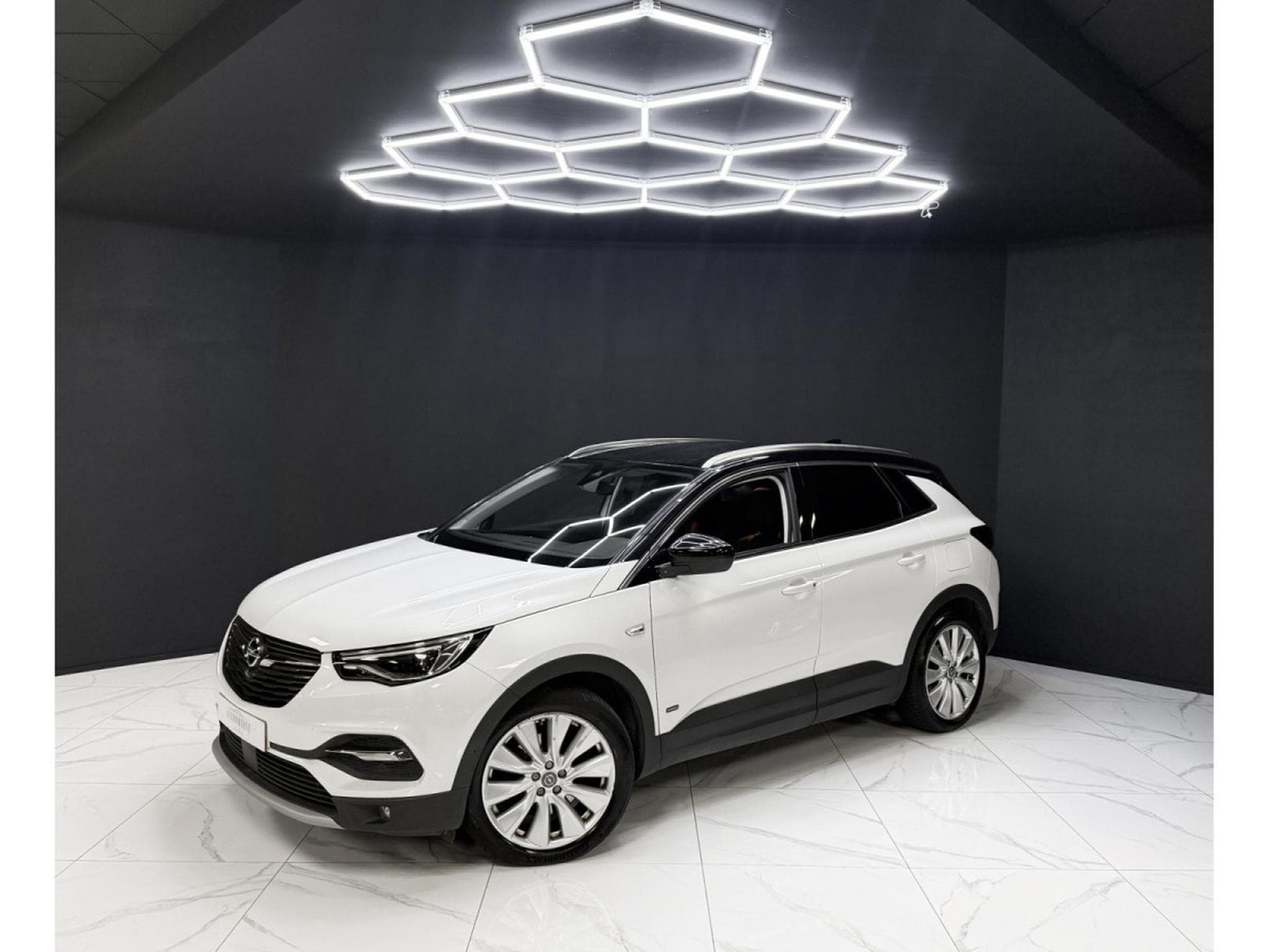 Opel Grandland Hybrid4 300 Ultimate - New service (2020) - Photo 1