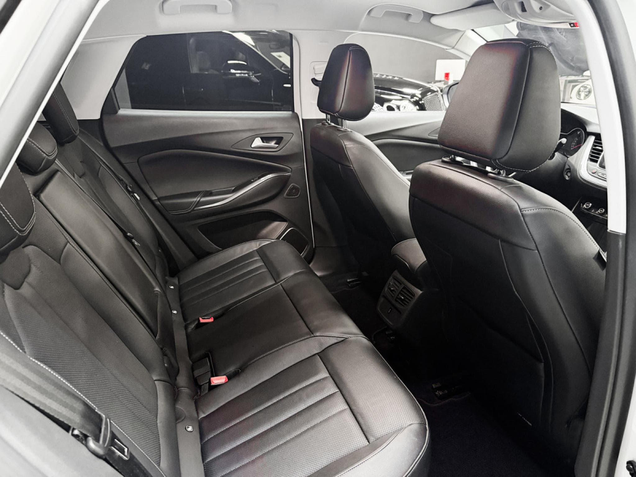Opel Grandland Hybrid4 300 Ultimate - New service (2020) - Photo 12