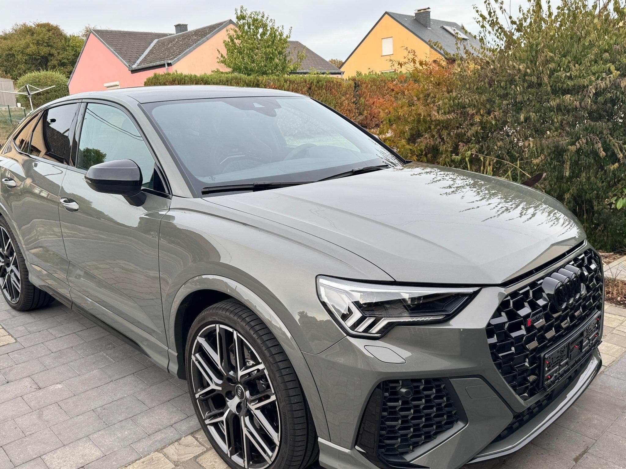 Audi RSQ3 "10 years edition" (2023) - Photo 1