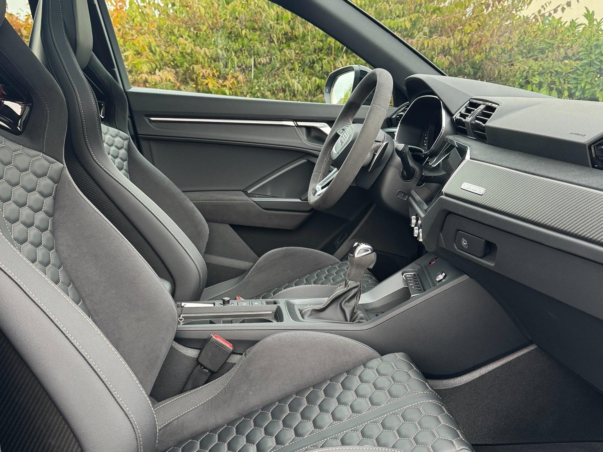 Audi RSQ3 "10 years edition" (2023) - Photo 12