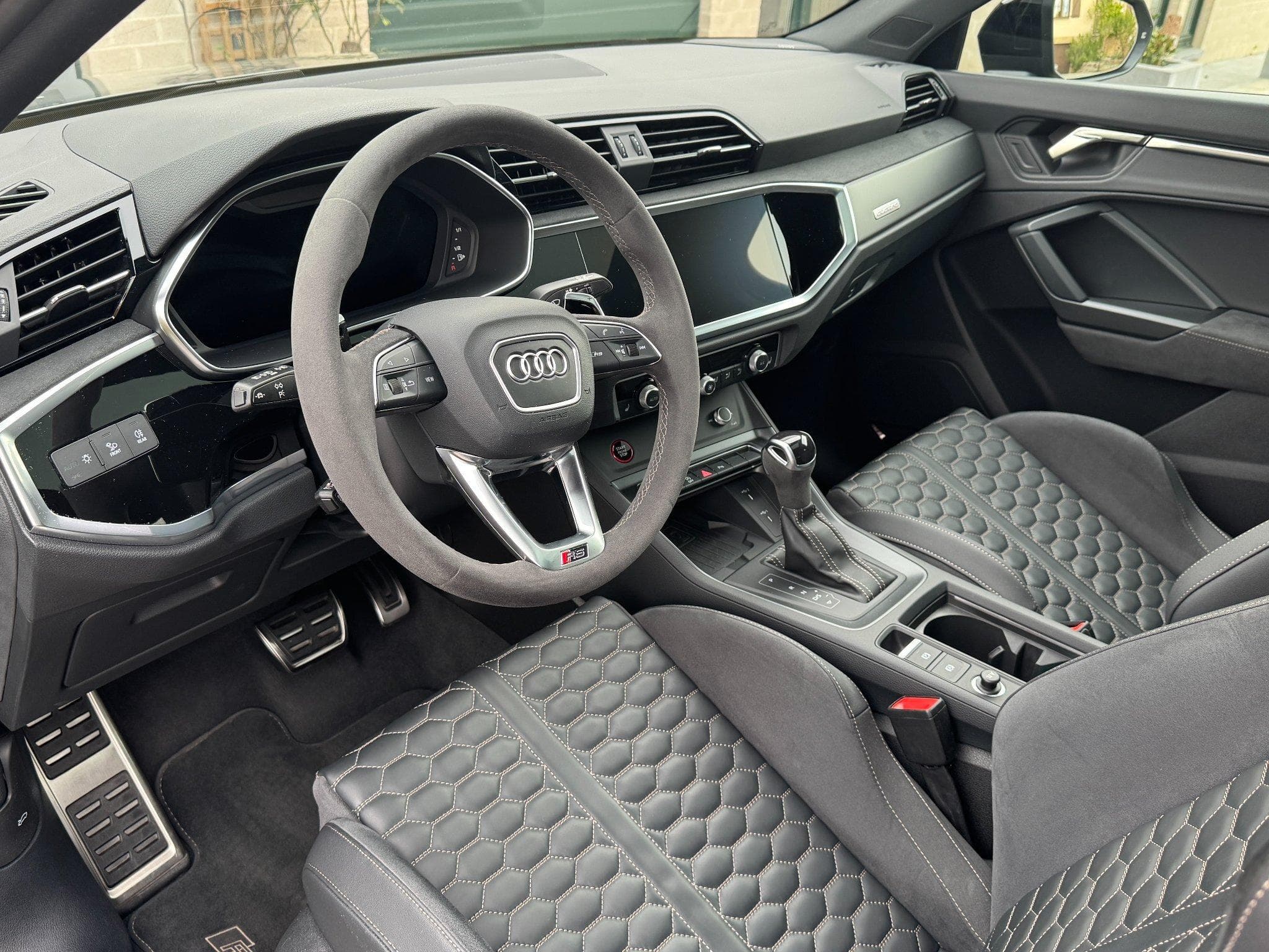 Audi RSQ3 "10 years edition" (2023) - Photo 10