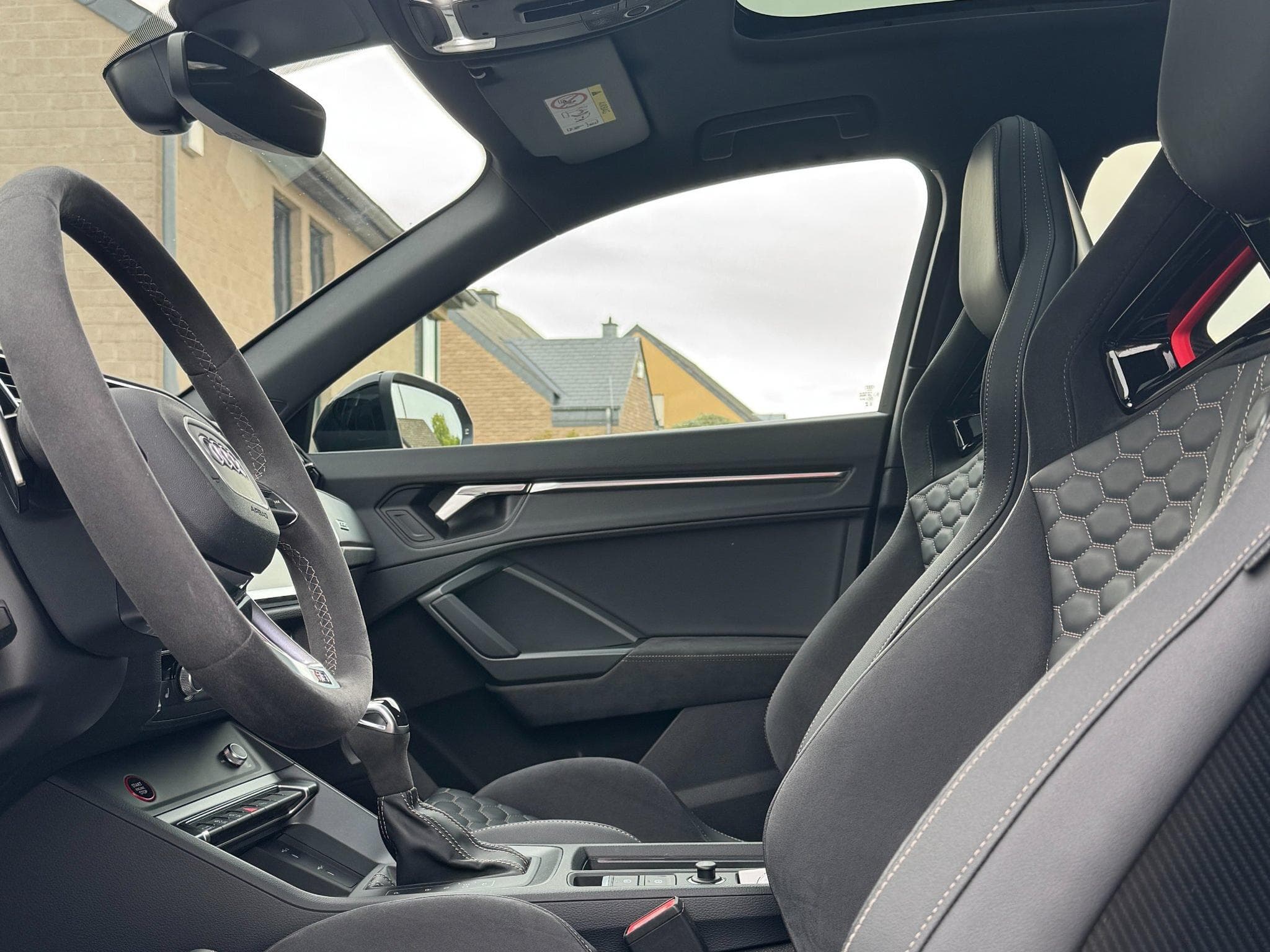 Audi RSQ3 "10 years edition" (2023) - Photo 11