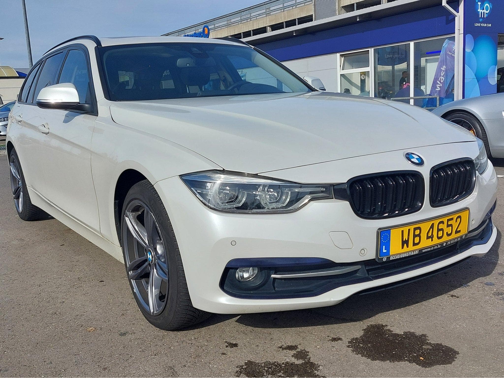 BMW 320 2.0d Touring xDrive Sport-Line (2017) - Photo 1
