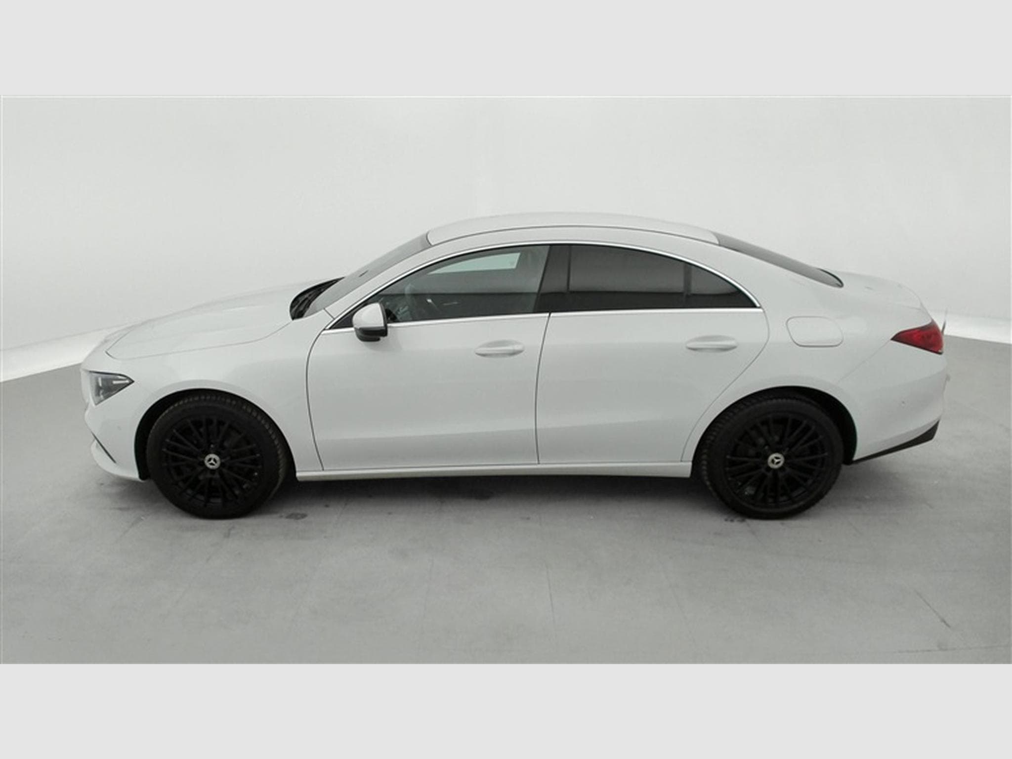 Mercedes CLA 250 e PHEV Luxury Line Cuir / Navi / Led / PDC av+ar (2022) - Photo 3