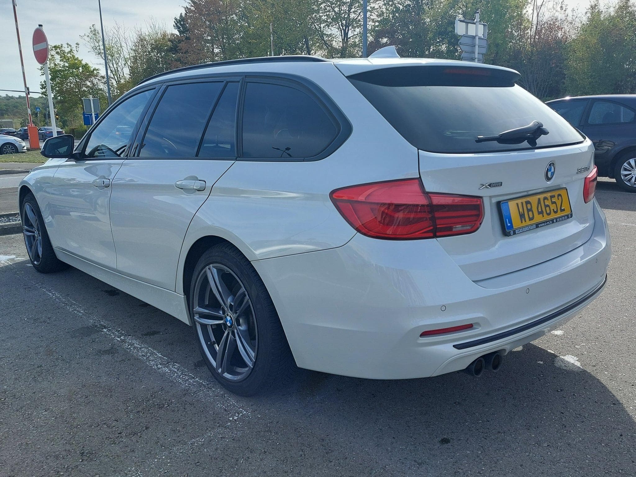 BMW 320 2.0d Touring xDrive Sport-Line (2017) - Photo 3