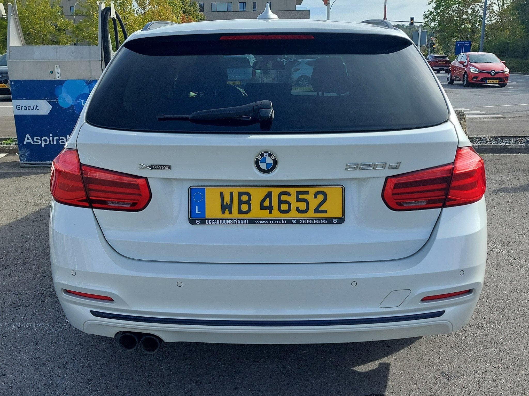 BMW 320 2.0d Touring xDrive Sport-Line (2017) - Photo 6