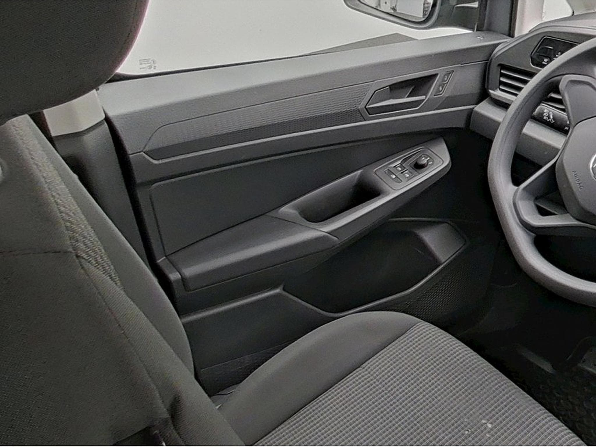 VW Caddy (2023) - Photo 10