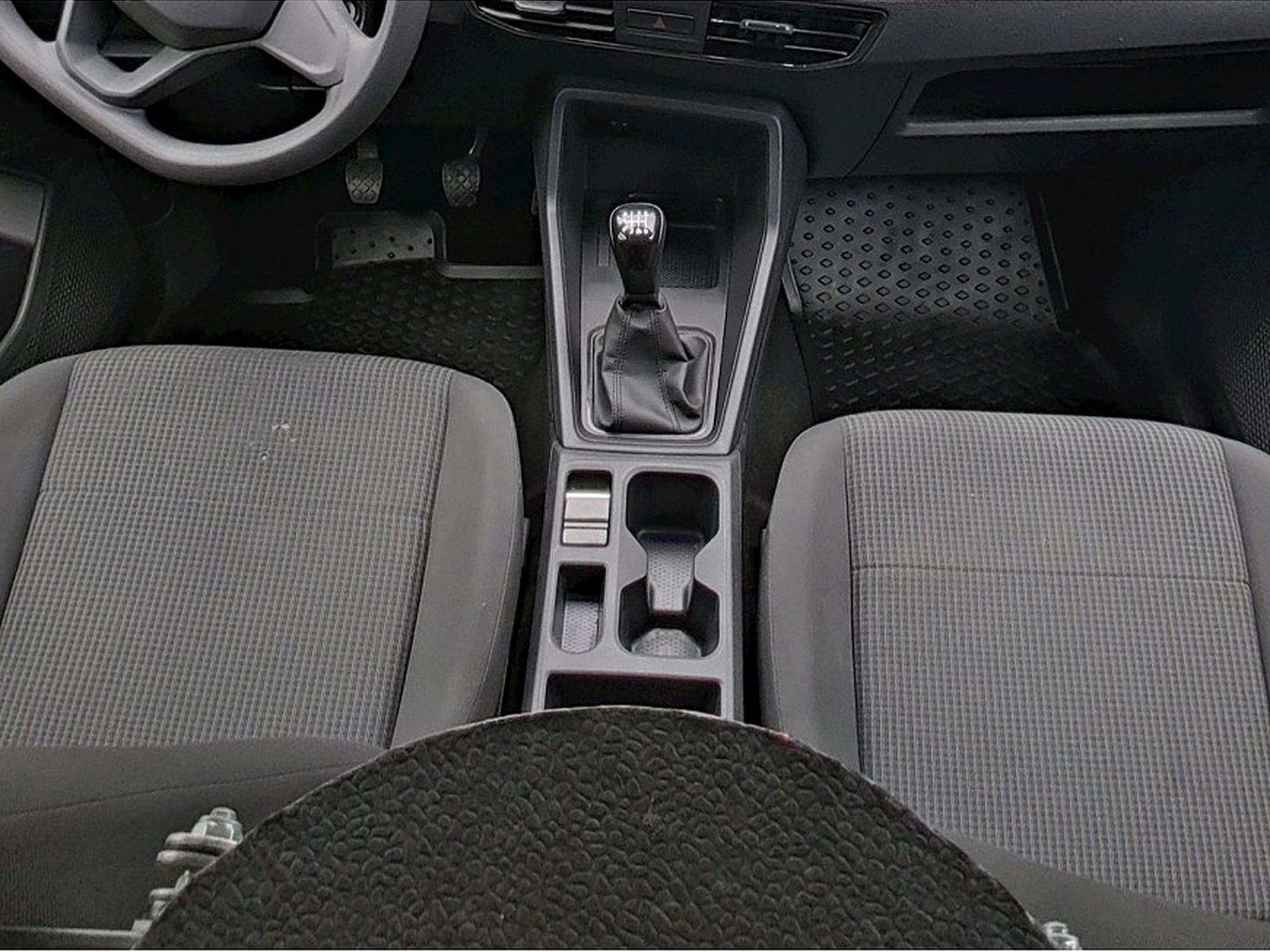 VW Caddy (2023) - Photo 11