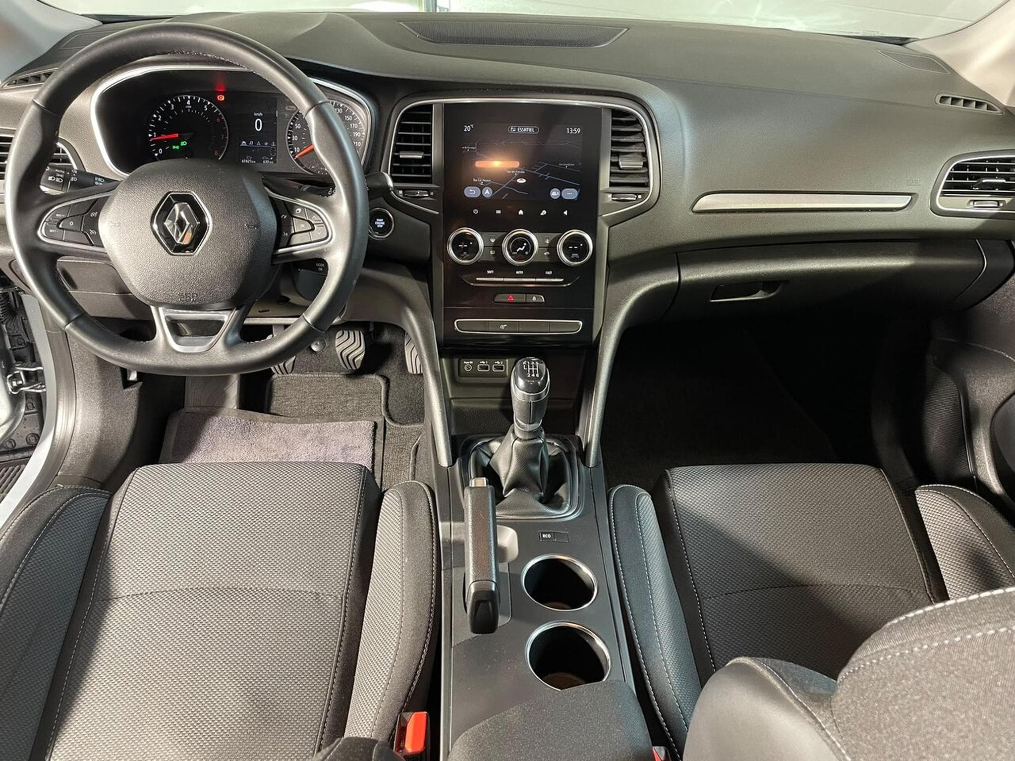 Renault Megane IV 1.3 TCE 140 INTENS CARPLAY (2023) - Foto 3