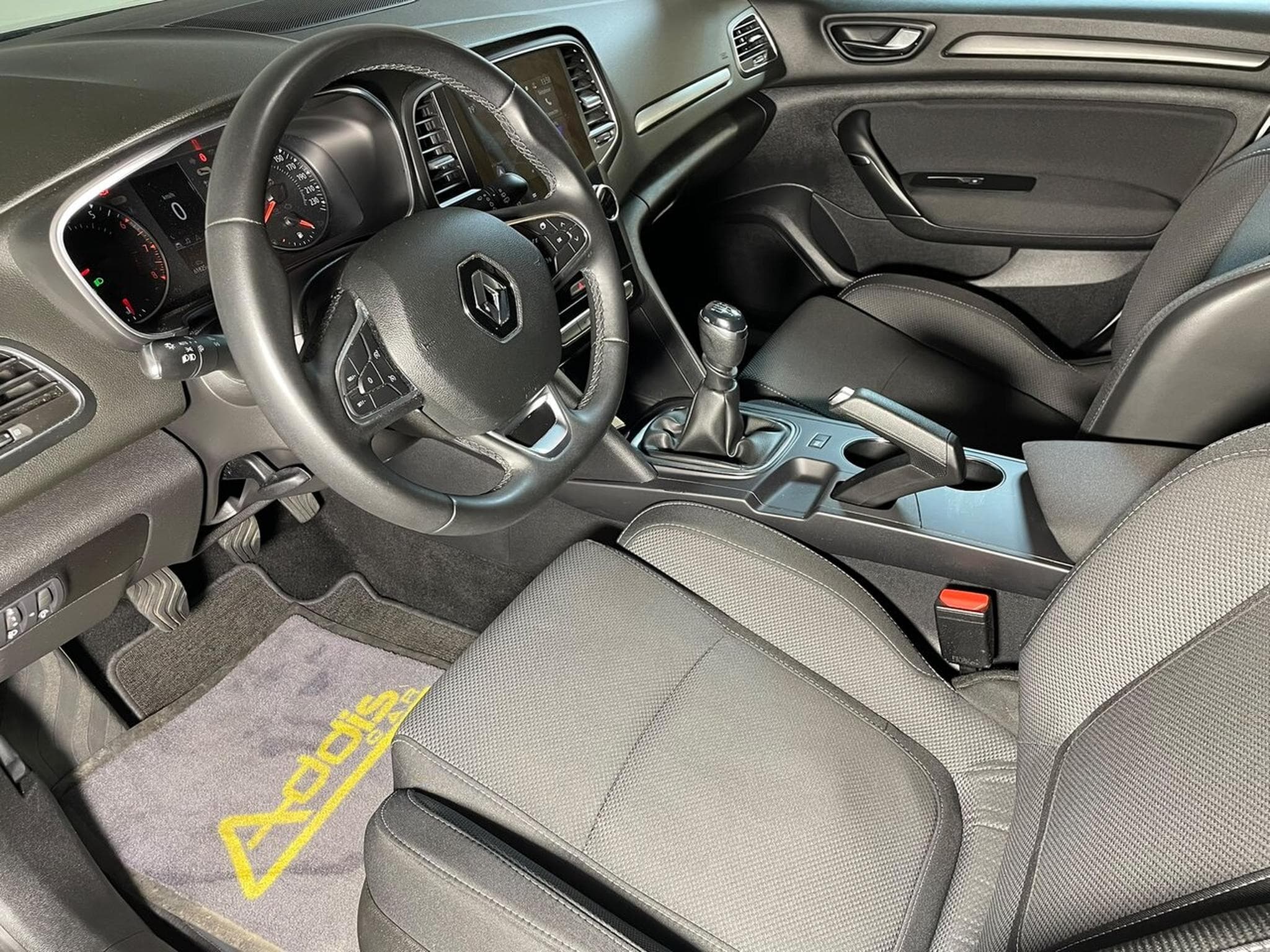 Renault Megane IV 1.3 TCE 140 INTENS CARPLAY (2023) - Foto 8
