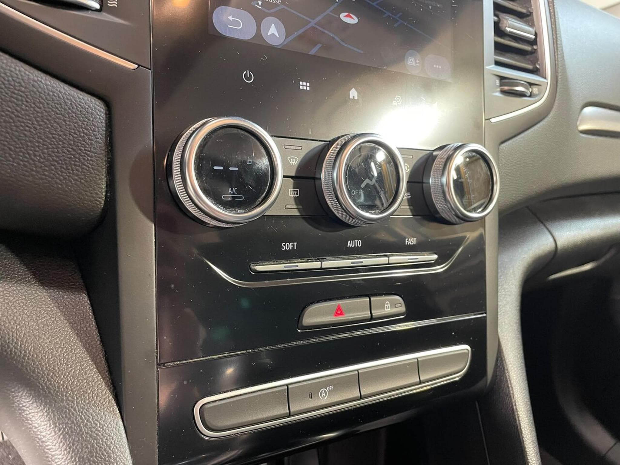 Renault Megane IV 1.3 TCE 140 INTENS CARPLAY (2023) - Foto 6