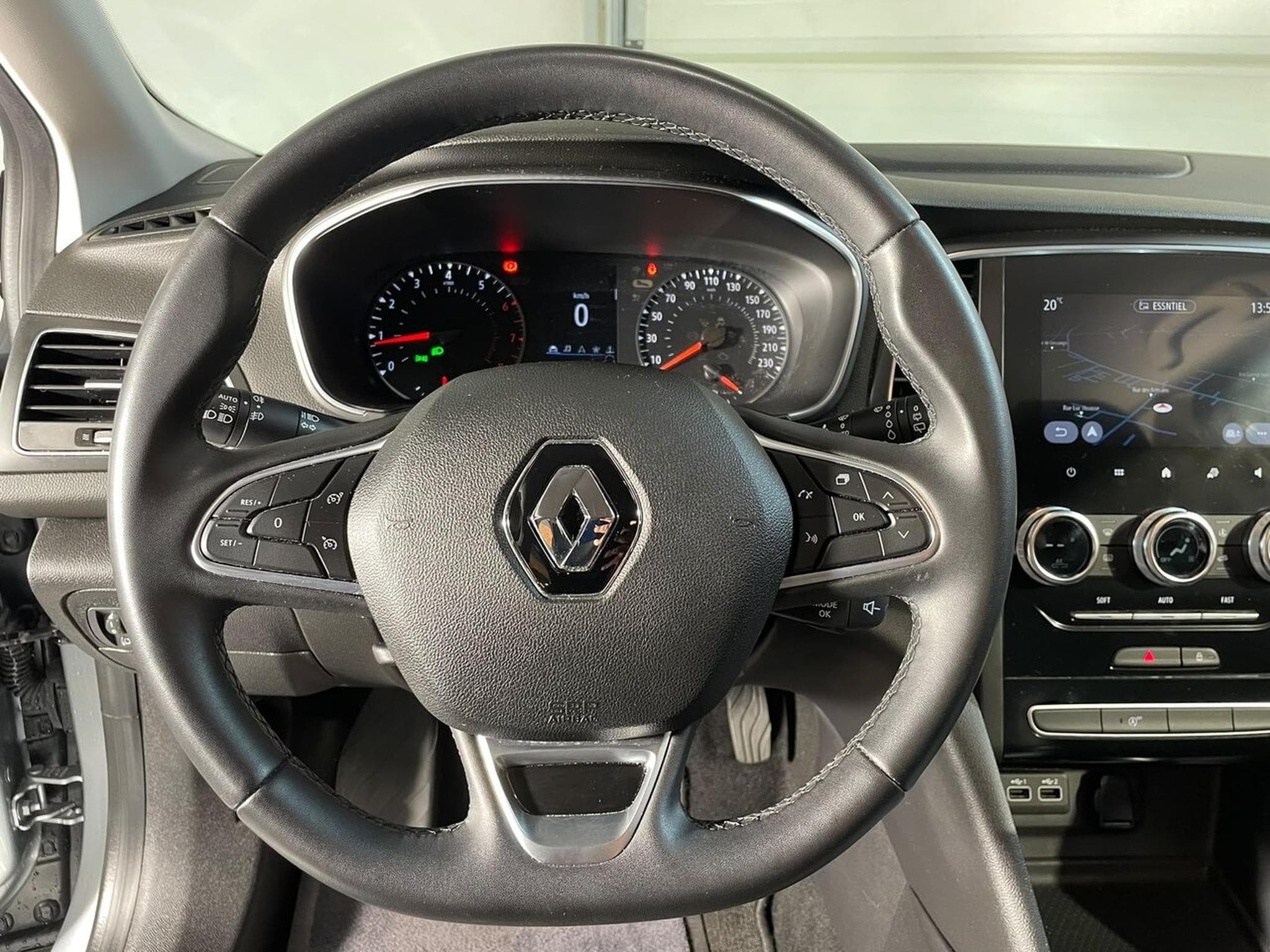 Renault Megane IV 1.3 TCE 140 INTENS CARPLAY (2023) - Foto 7