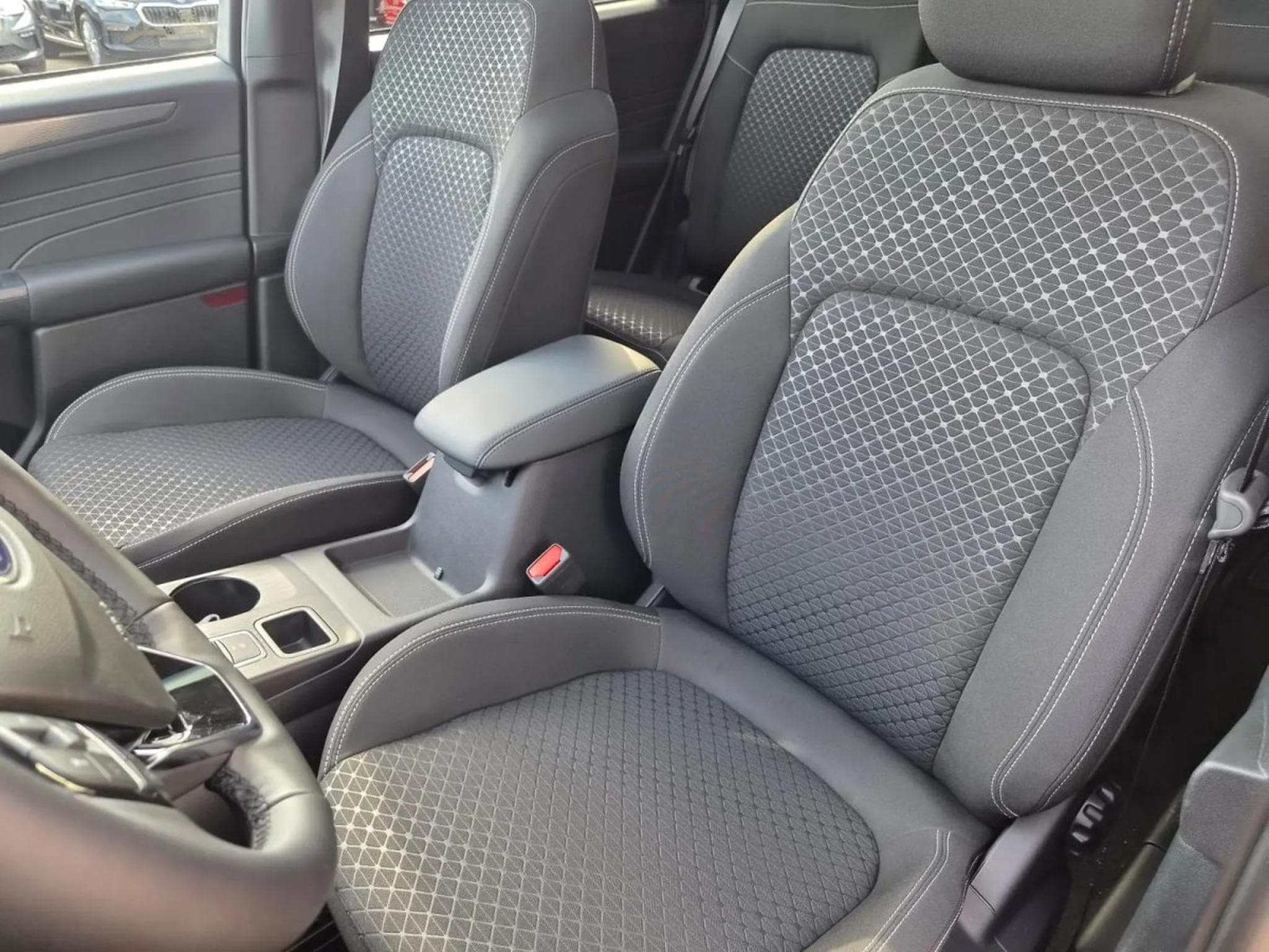 Ford Kuga 2.5 PHEV 243 Auto Titanium (2026) - Foto 10