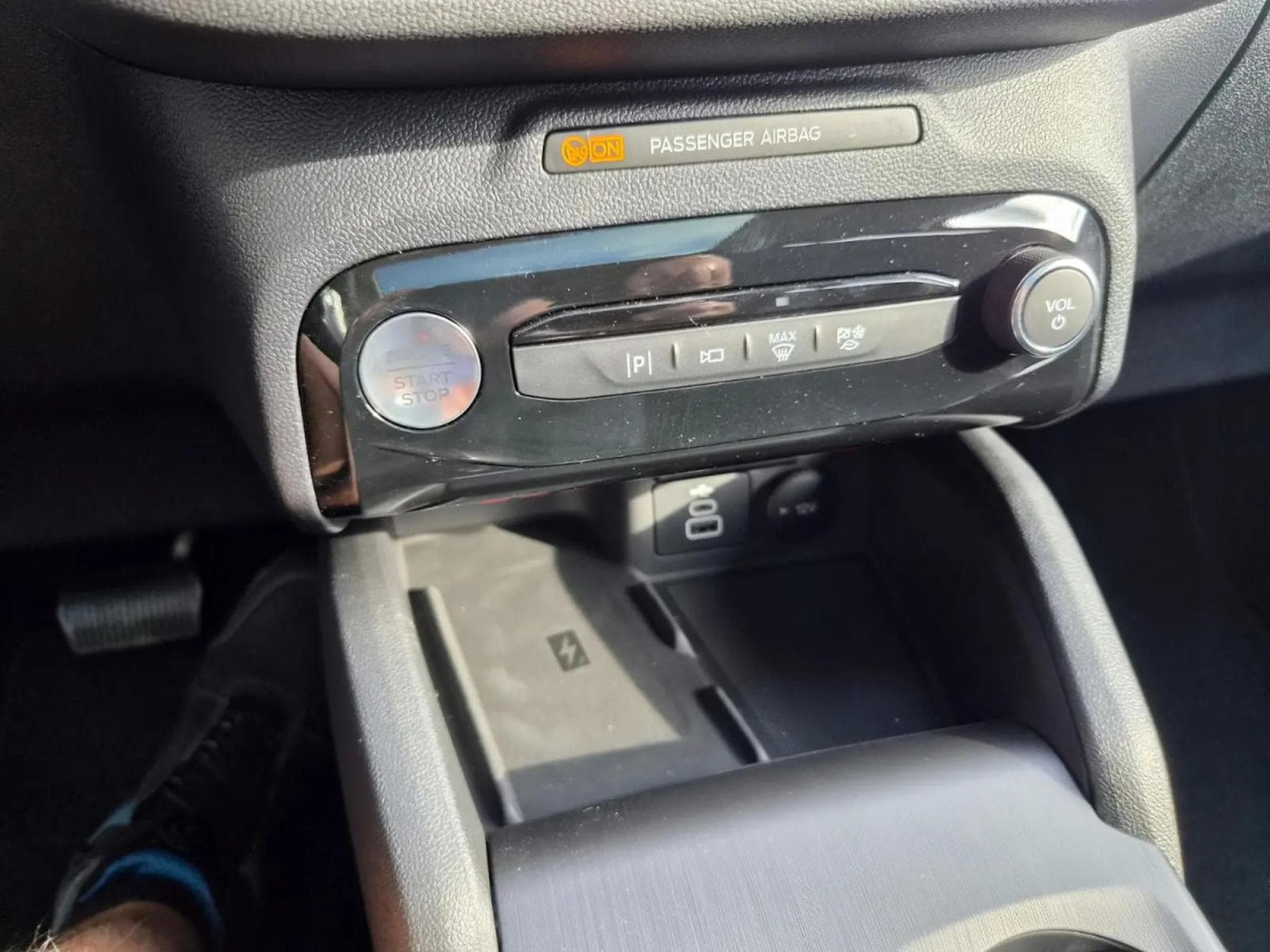 Ford Kuga 2.5 PHEV 243 Auto Titanium (2026) - Foto 23