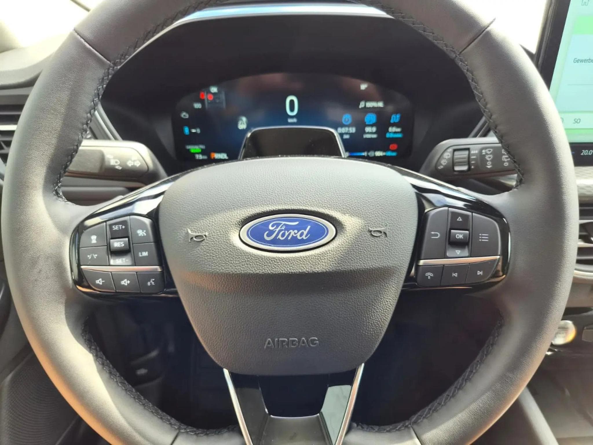 Ford Kuga 2.5 PHEV 243 Auto Titanium (2026) - Foto 22