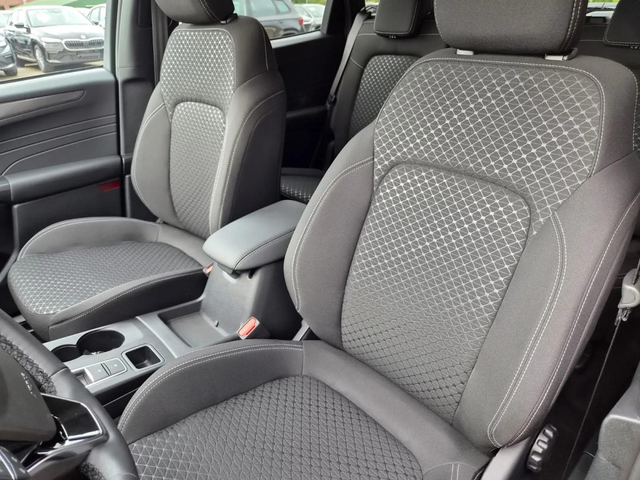 Ford Kuga 2.5 PHEV 243 Auto Titanium (2026) - Foto 10