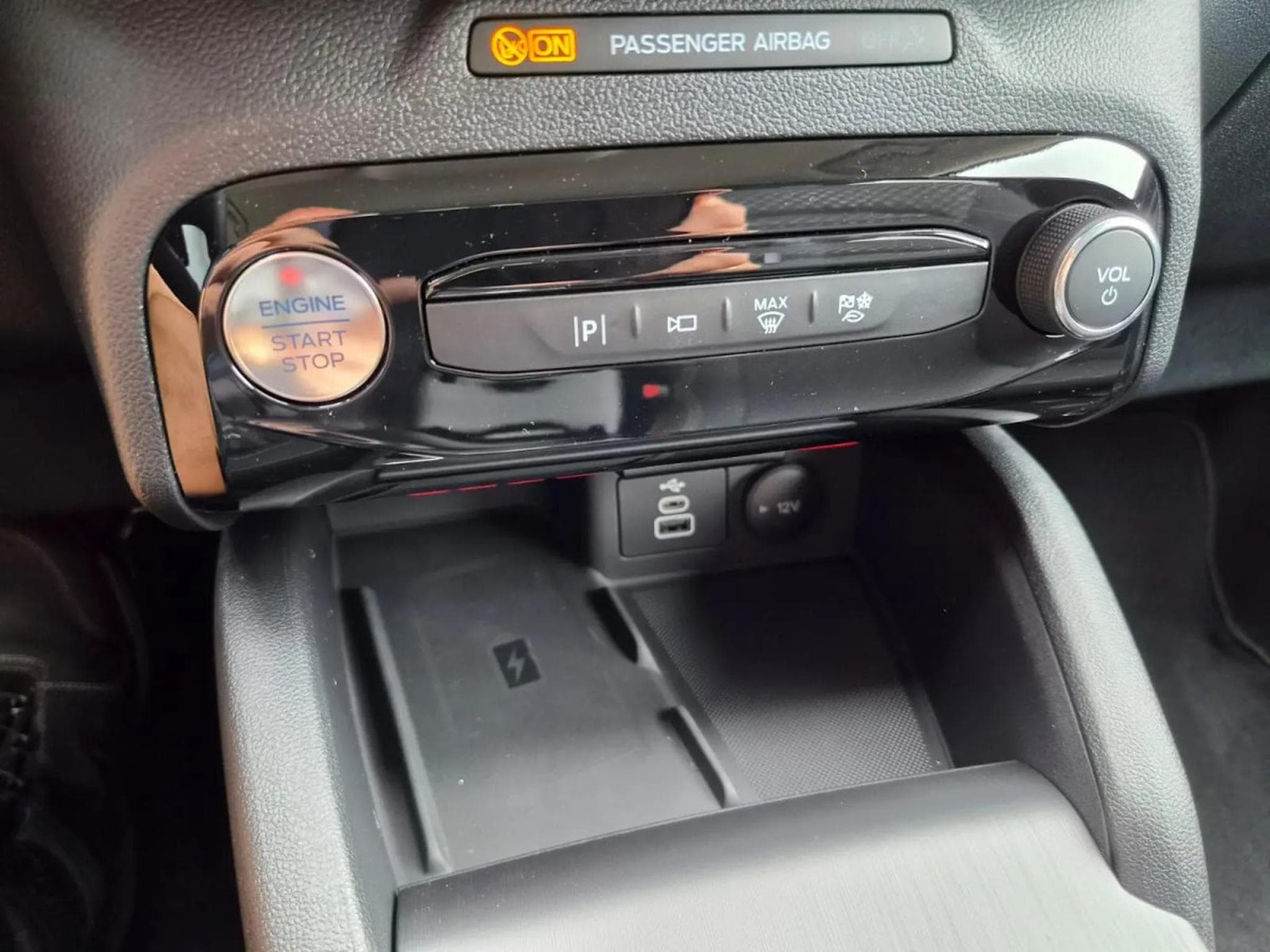 Ford Kuga 2.5 PHEV 243 Auto Titanium (2026) - Foto 24