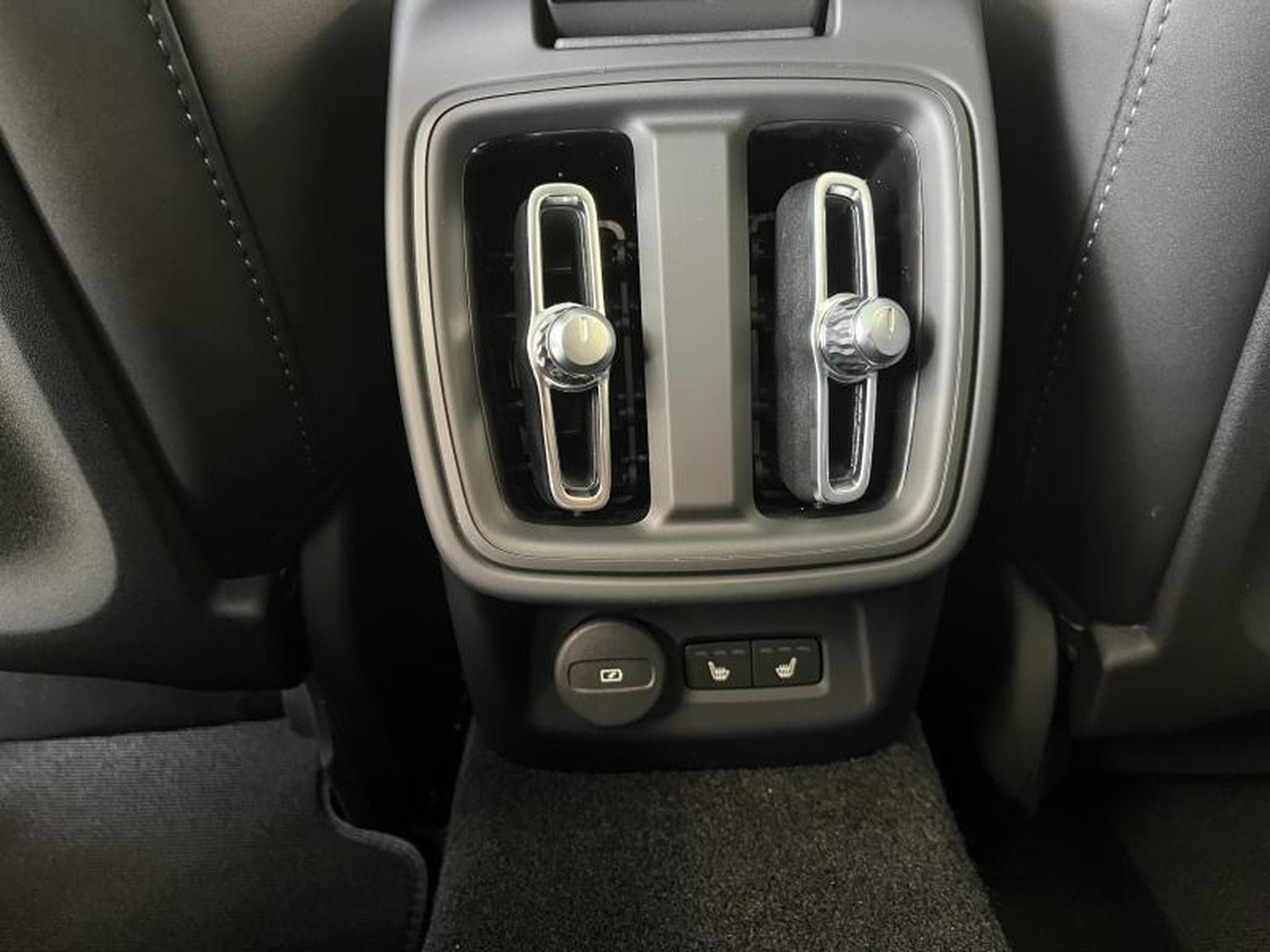 Polestar 2 Long Range (2026) - Photo 15