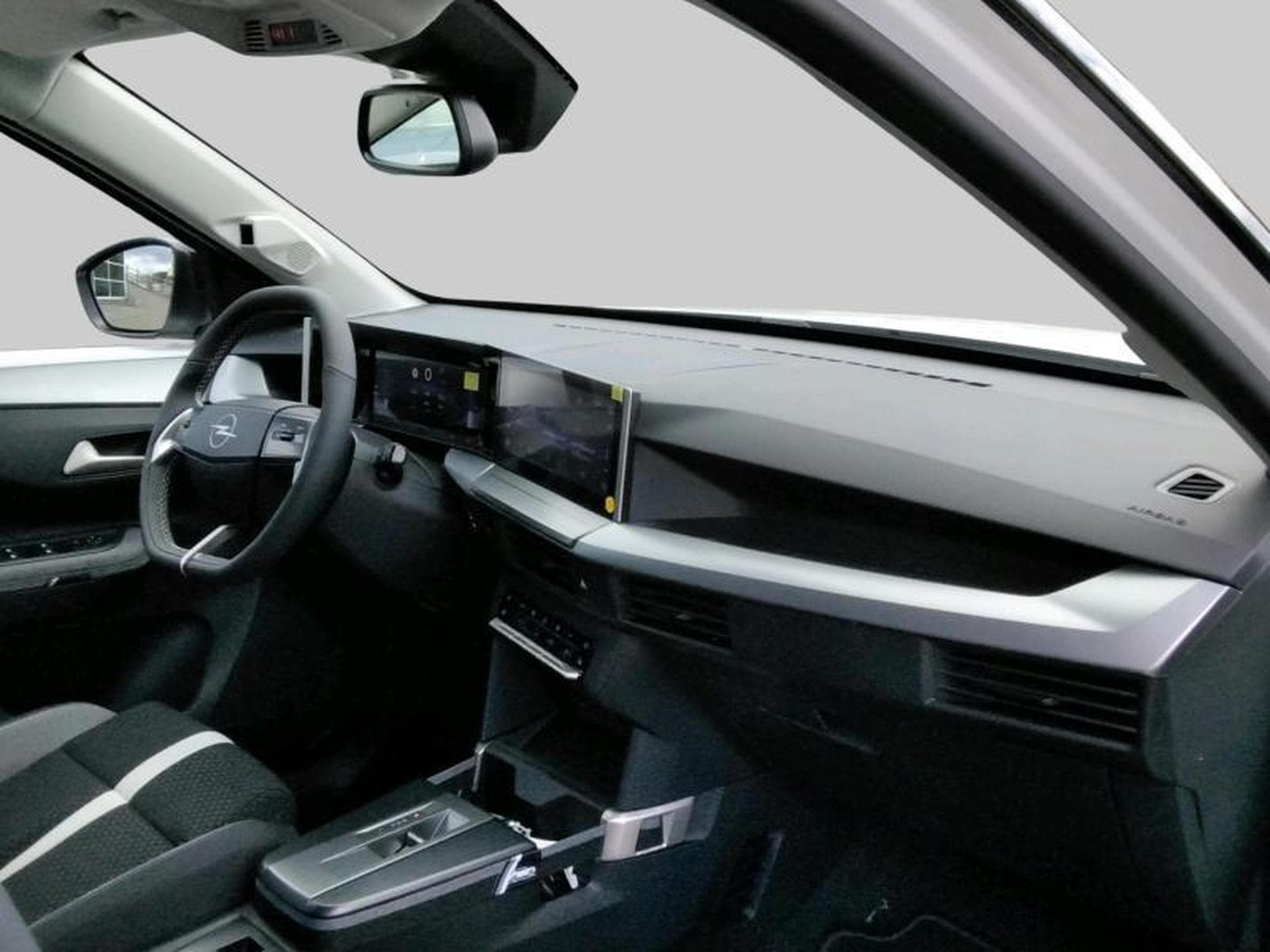 Opel Frontera & -e (2026) - Photo 9