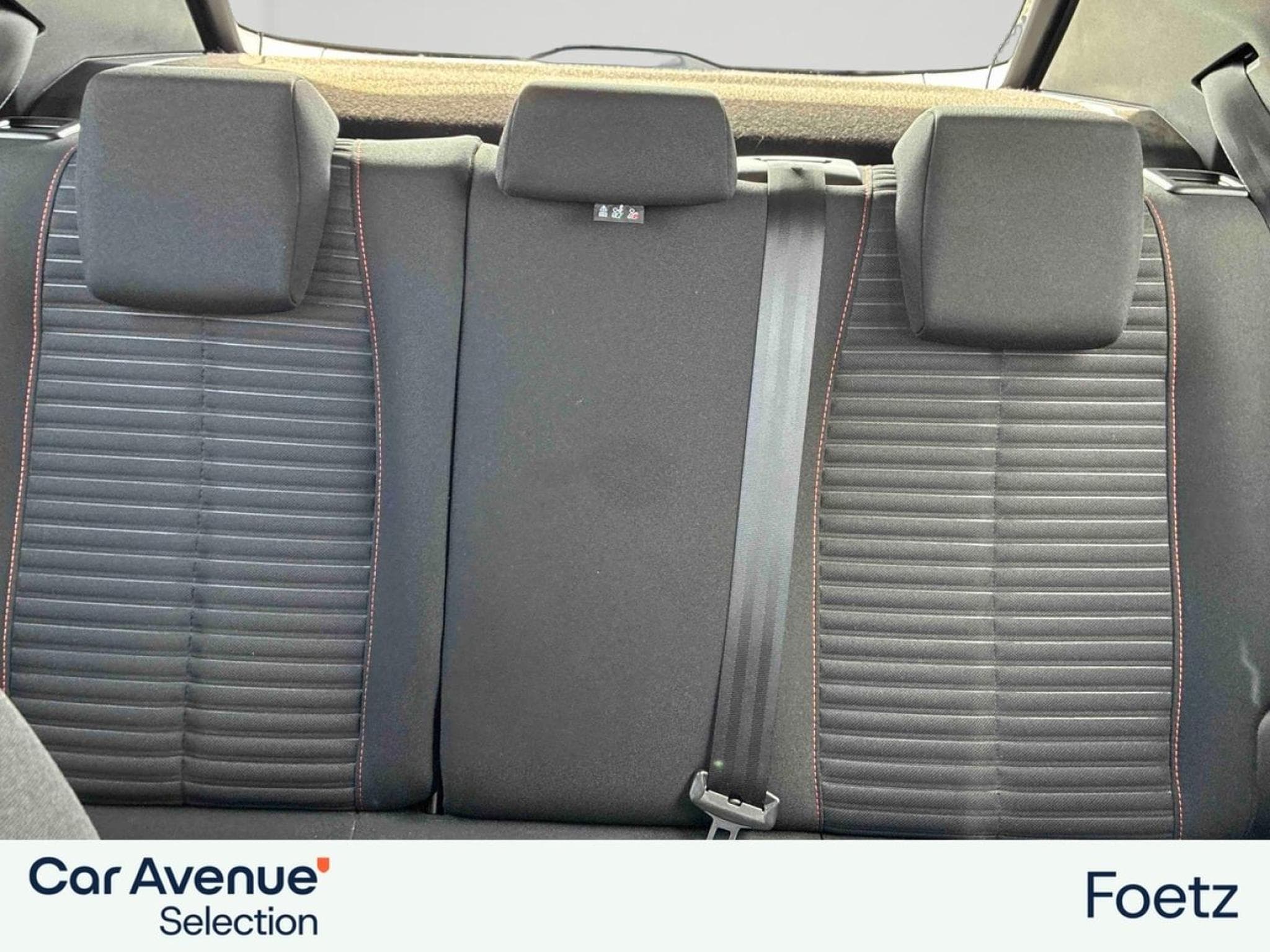 PEUGEOT 2008 1.2 PureTech 100ch S&S Active Pack (2021) - Photo 9