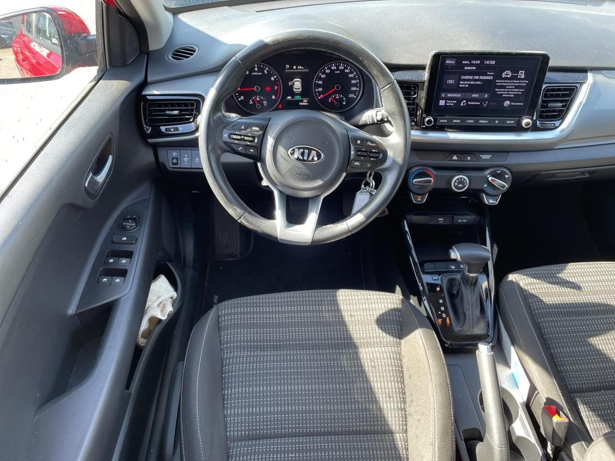 Kia STONIC 1.0 T-GDI 100 ACTIVE DCT7 (2021) - Photo 10