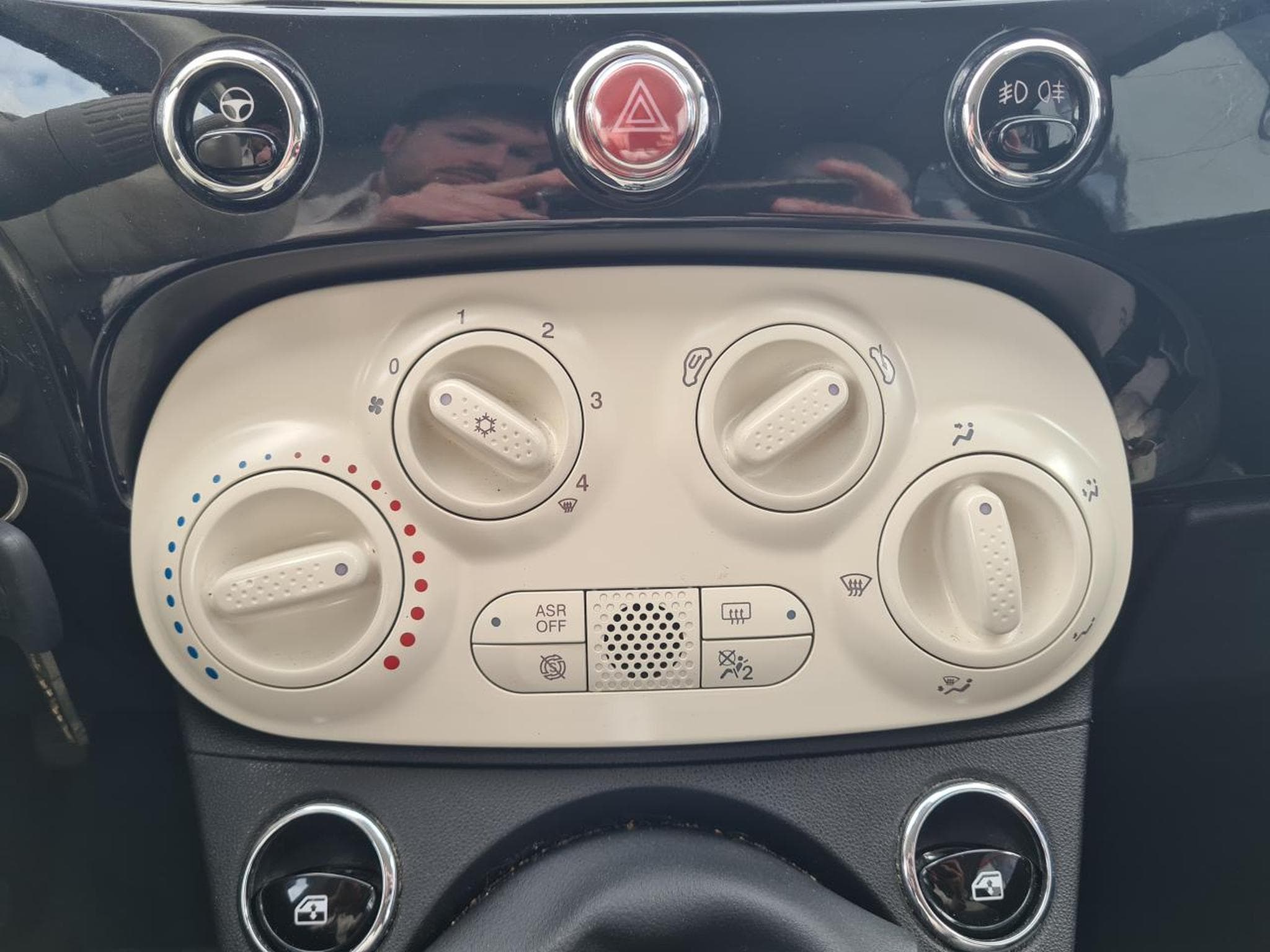 Fiat 500 1.2 8V 69 ECO PACK LOUNGE (2019) - Photo 17