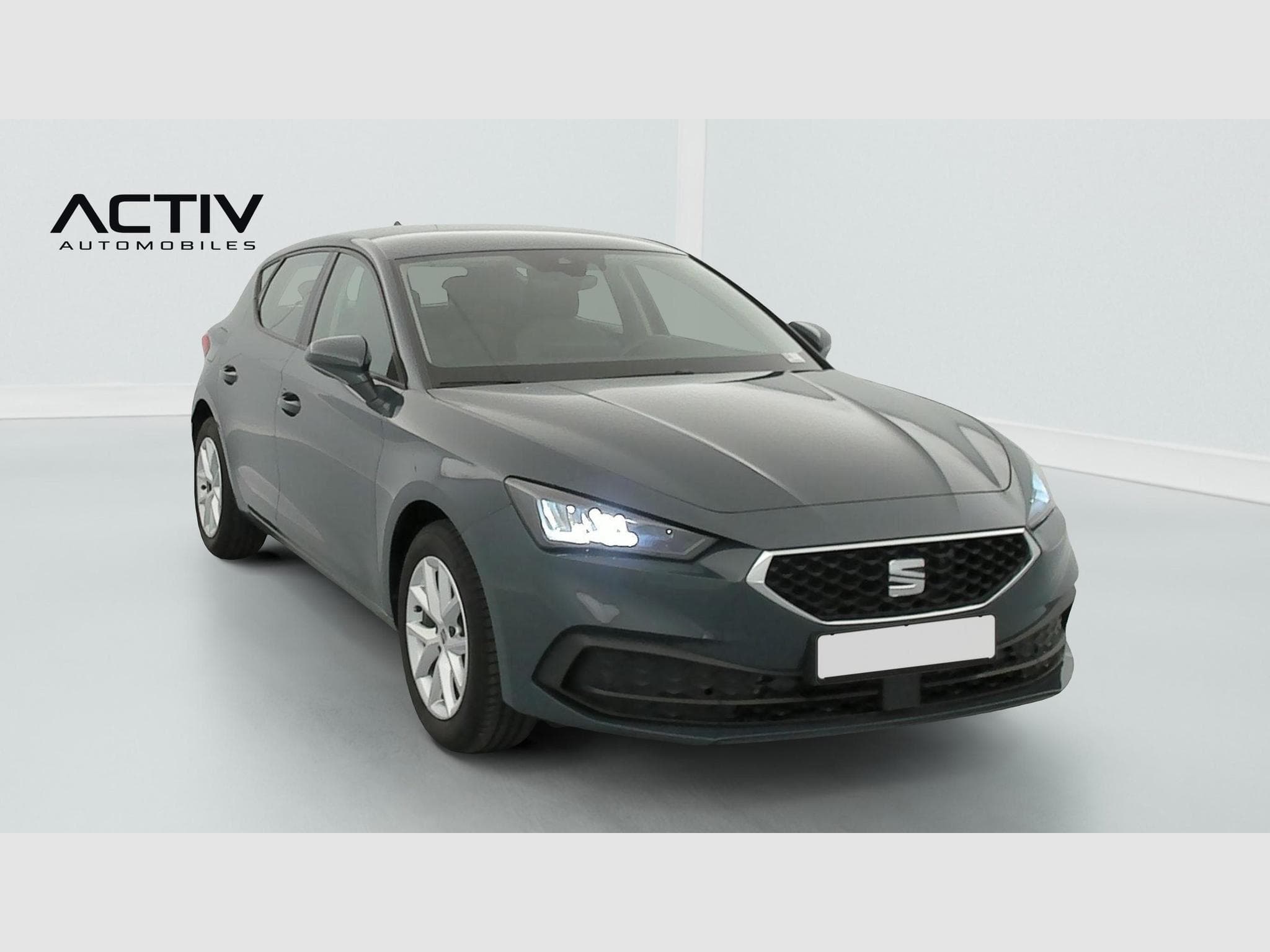 Seat Leon 1.5 eTSI Hybrid 115 DSG7 Business (2025) - Photo 1