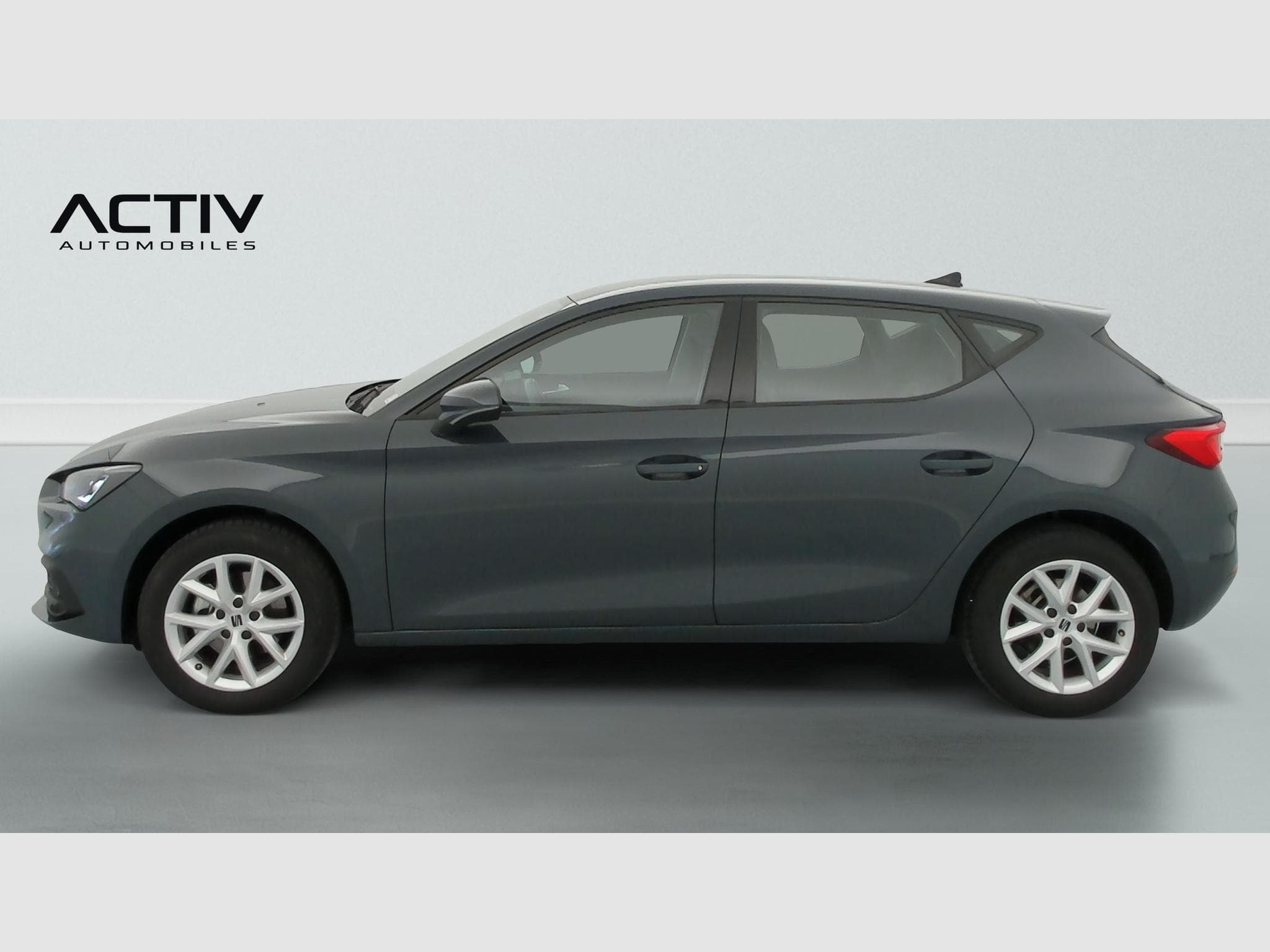 Seat Leon 1.5 eTSI Hybrid 115 DSG7 Business (2025) - Photo 4