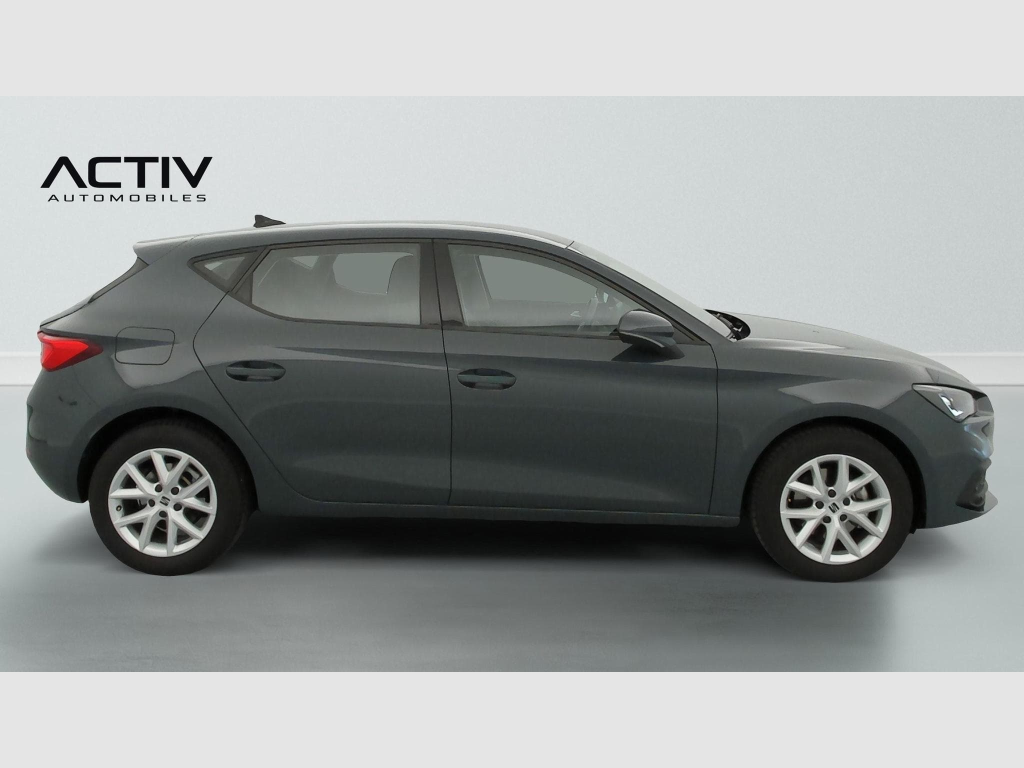 Seat Leon 1.5 eTSI Hybrid 115 DSG7 Business (2025) - Photo 8
