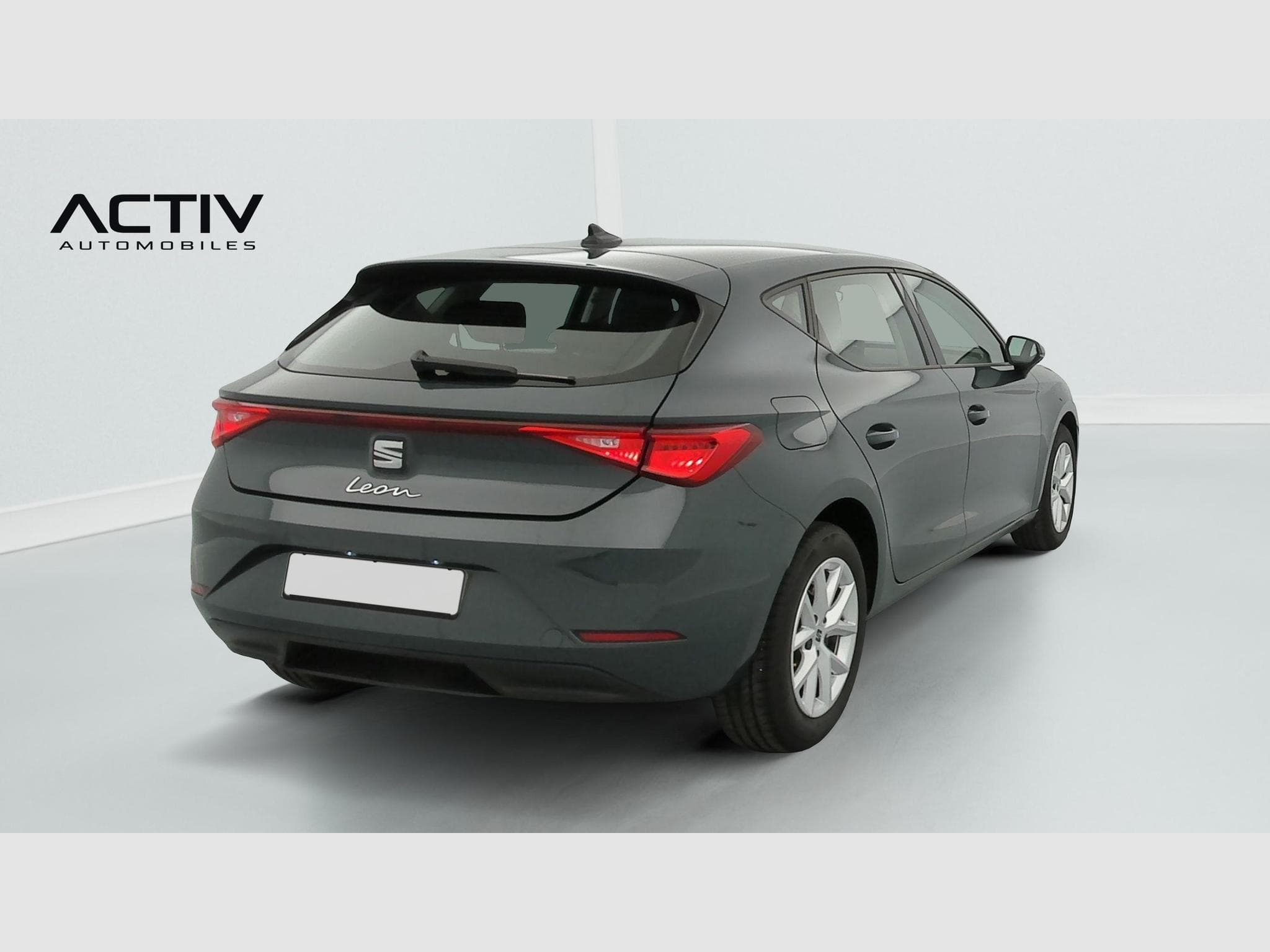Seat Leon 1.5 eTSI Hybrid 115 DSG7 Business (2025) - Photo 7
