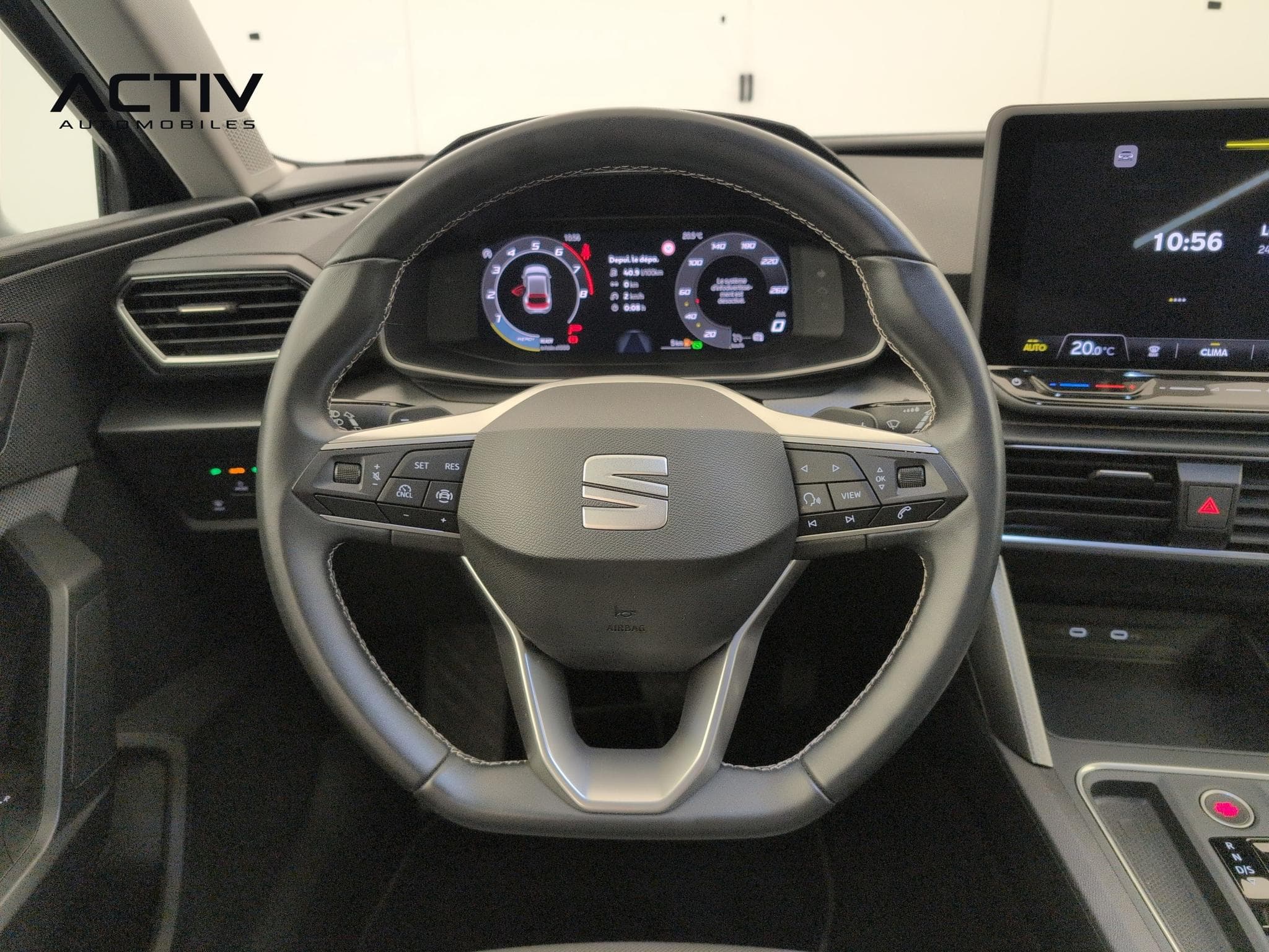 Seat Leon 1.5 eTSI Hybrid 115 DSG7 Business (2025) - Photo 14