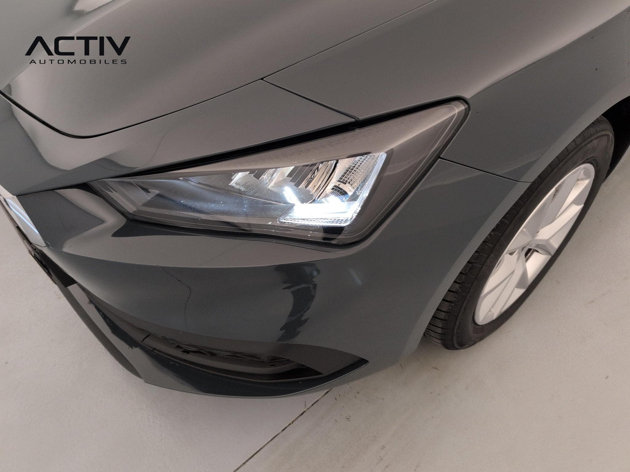 Seat Leon 1.5 eTSI Hybrid 115 DSG7 Business (2025) - Photo 20