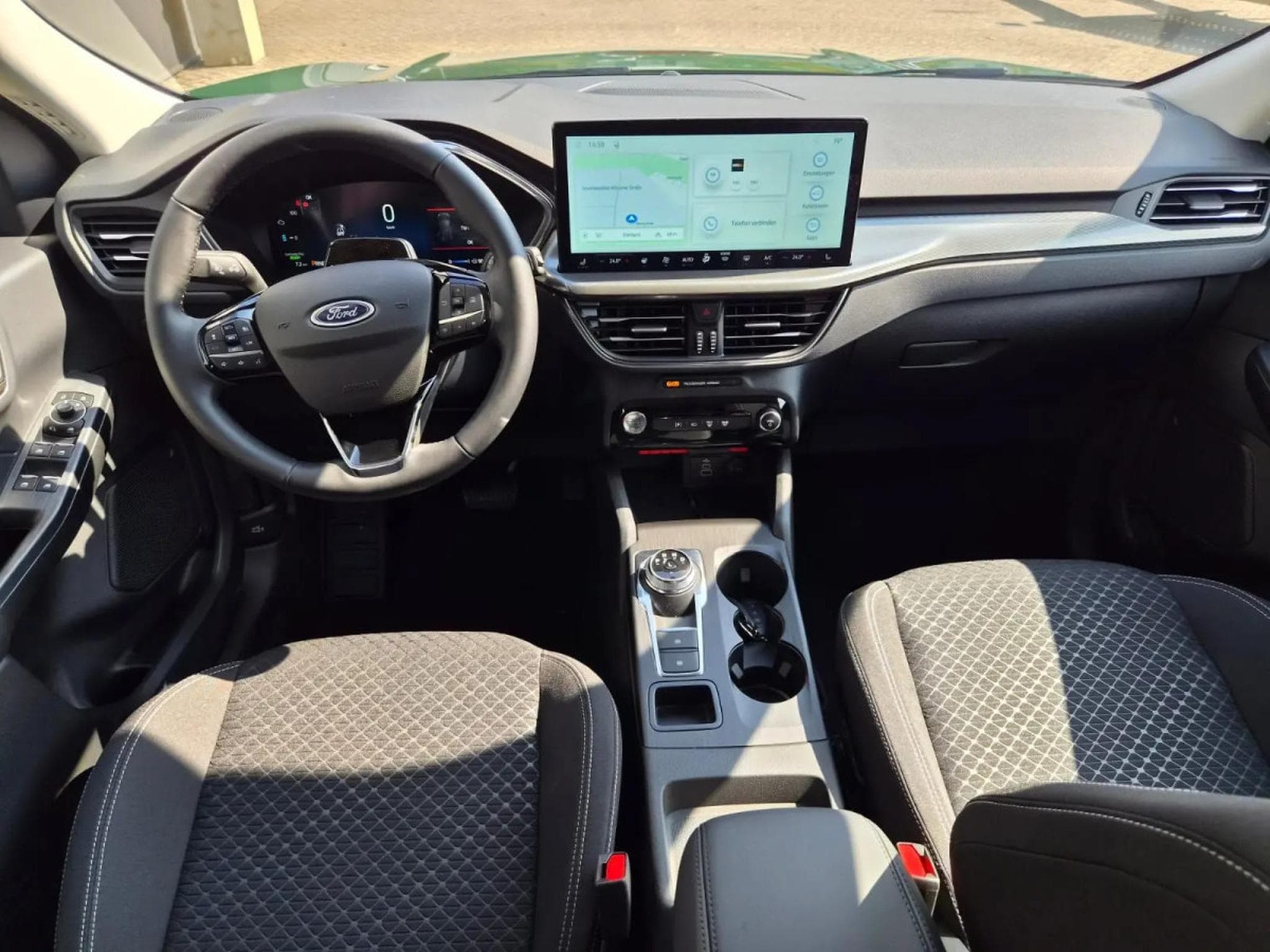 Ford Kuga 2.5 PHEV 243 Auto Titanium (2026) - Photo 9