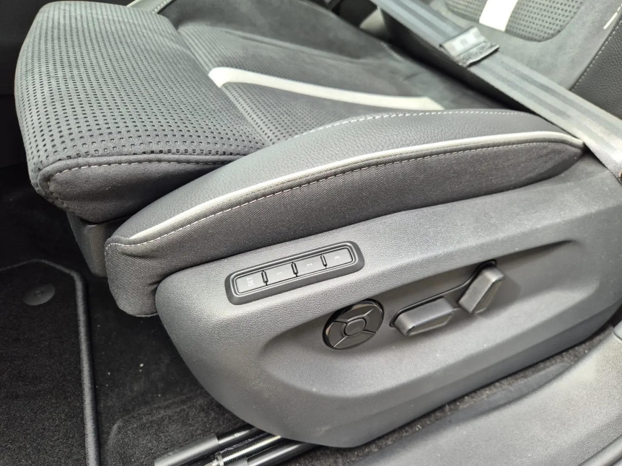 Skoda Kodiaq 1.5 TSi PHEV  DSG 204 Sportline (2026) - Photo 15