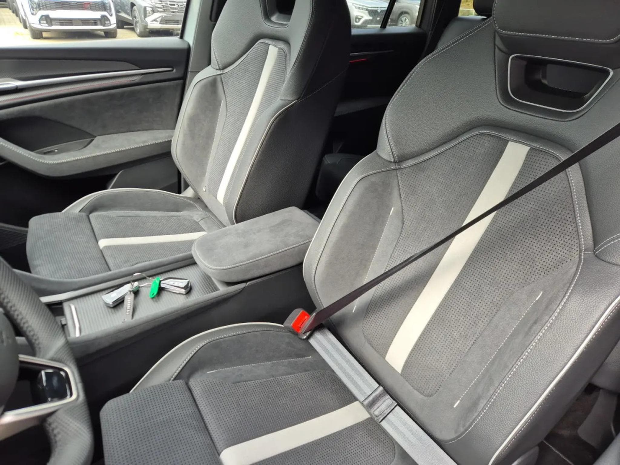 Skoda Kodiaq 1.5 TSi PHEV  DSG 204 Sportline (2026) - Photo 10