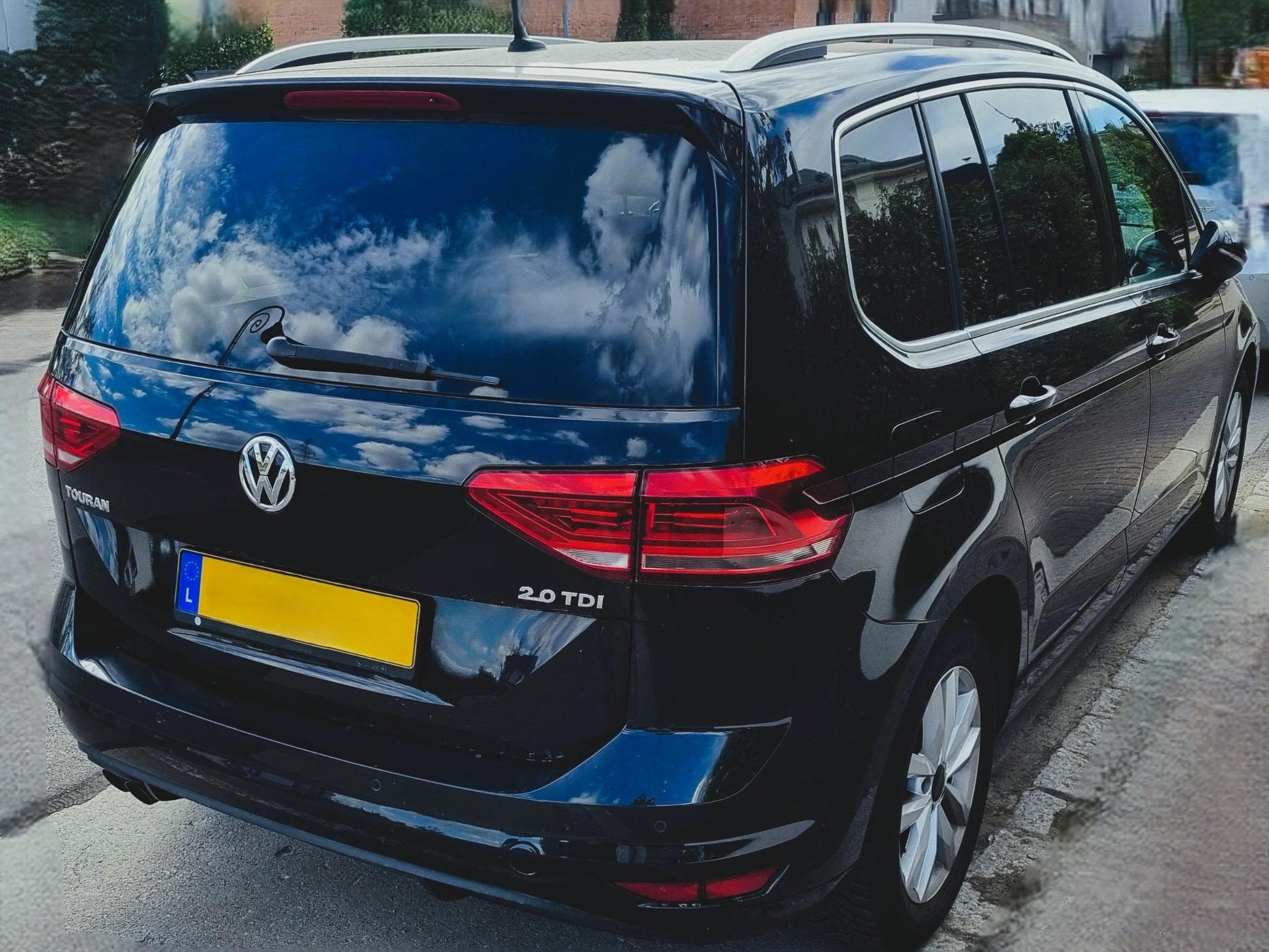 VW Touran Highline 7 places (2016) - Photo 2